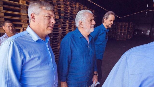 Fabiano da Luz acompanha Jaques Wagner em visita à Terra Viva