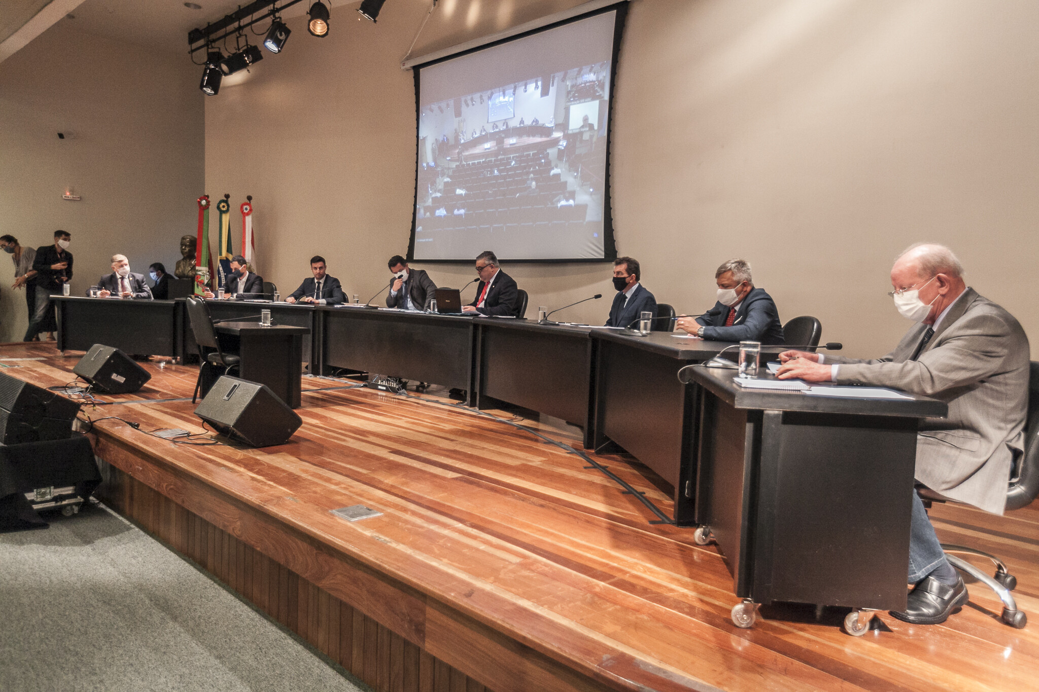 CPI aprova cronograma de trabalho e primeiros depoimentos
