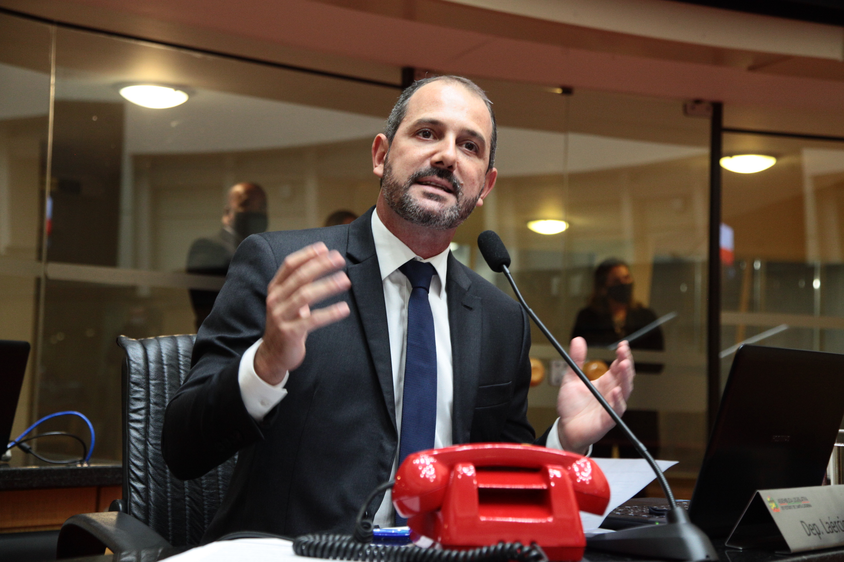 - Deputado Laércio Shuster (PSB)