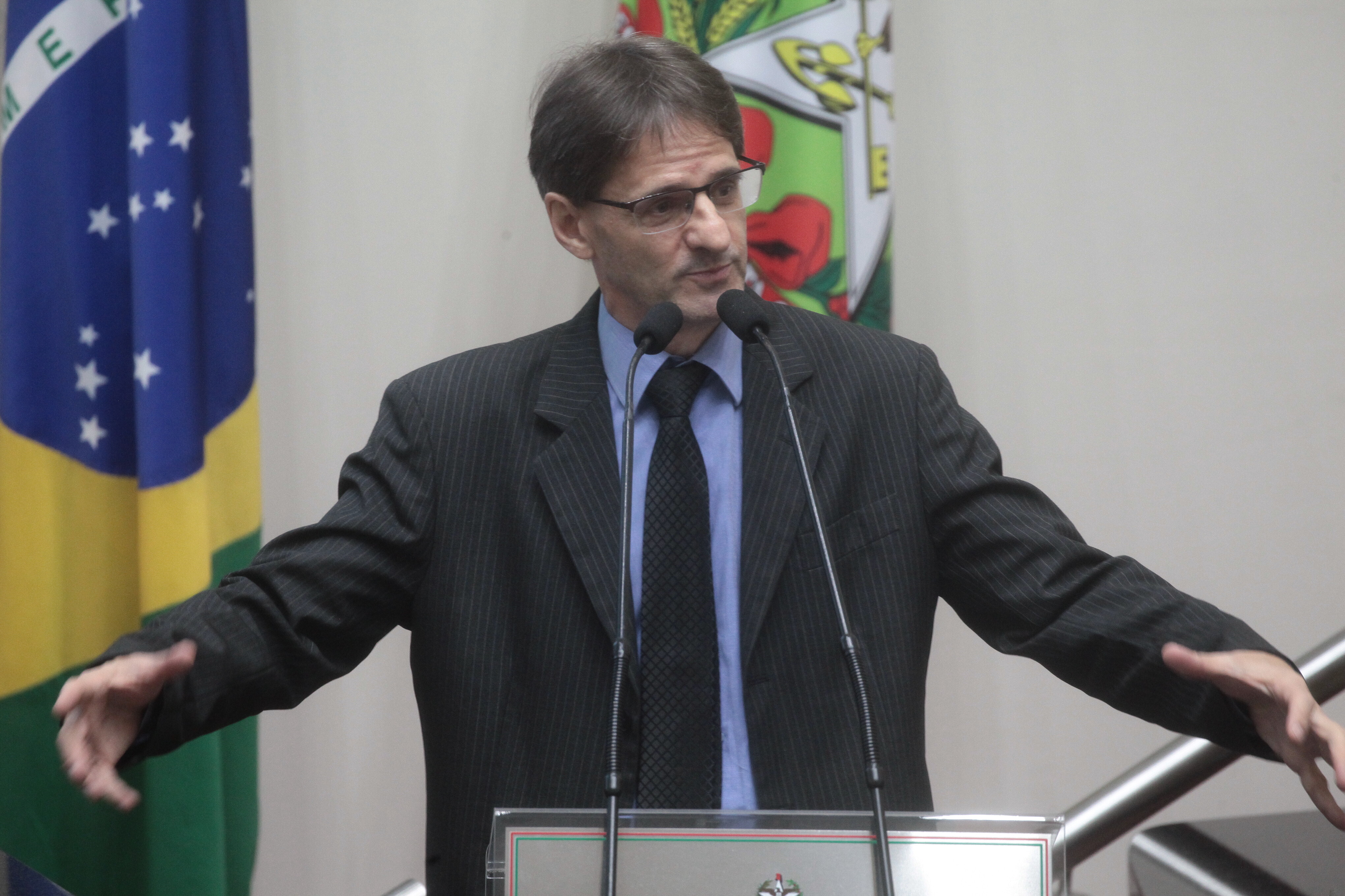 Saretta faz balanço sobre a pandemia e cobra pagamento para hospital