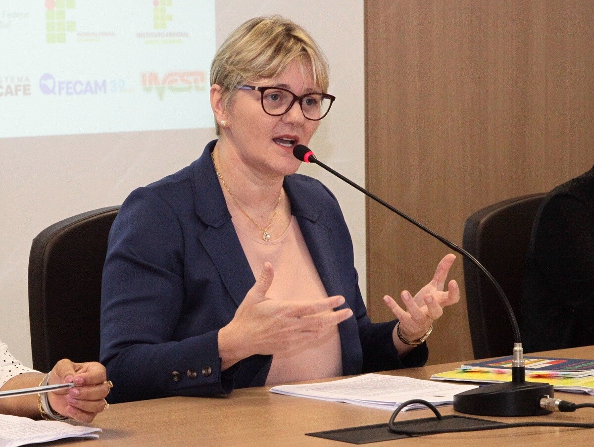 Luciane: “Até quando vamos sofrer com a falta de UTI para nossos bebês?”