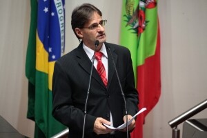 Pedido de informações sobre respiradores e leitos de UTI