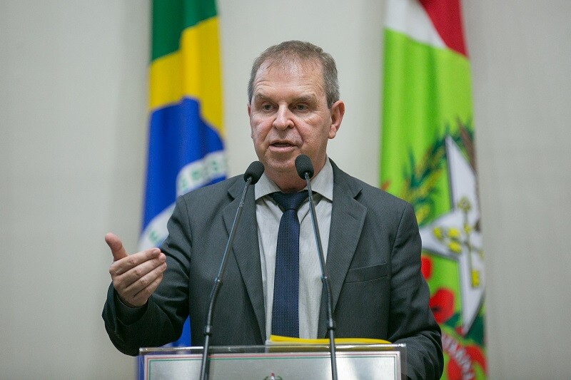 Aviso de pauta: Eskudlark protocola pedido de impeachment na terça (12)