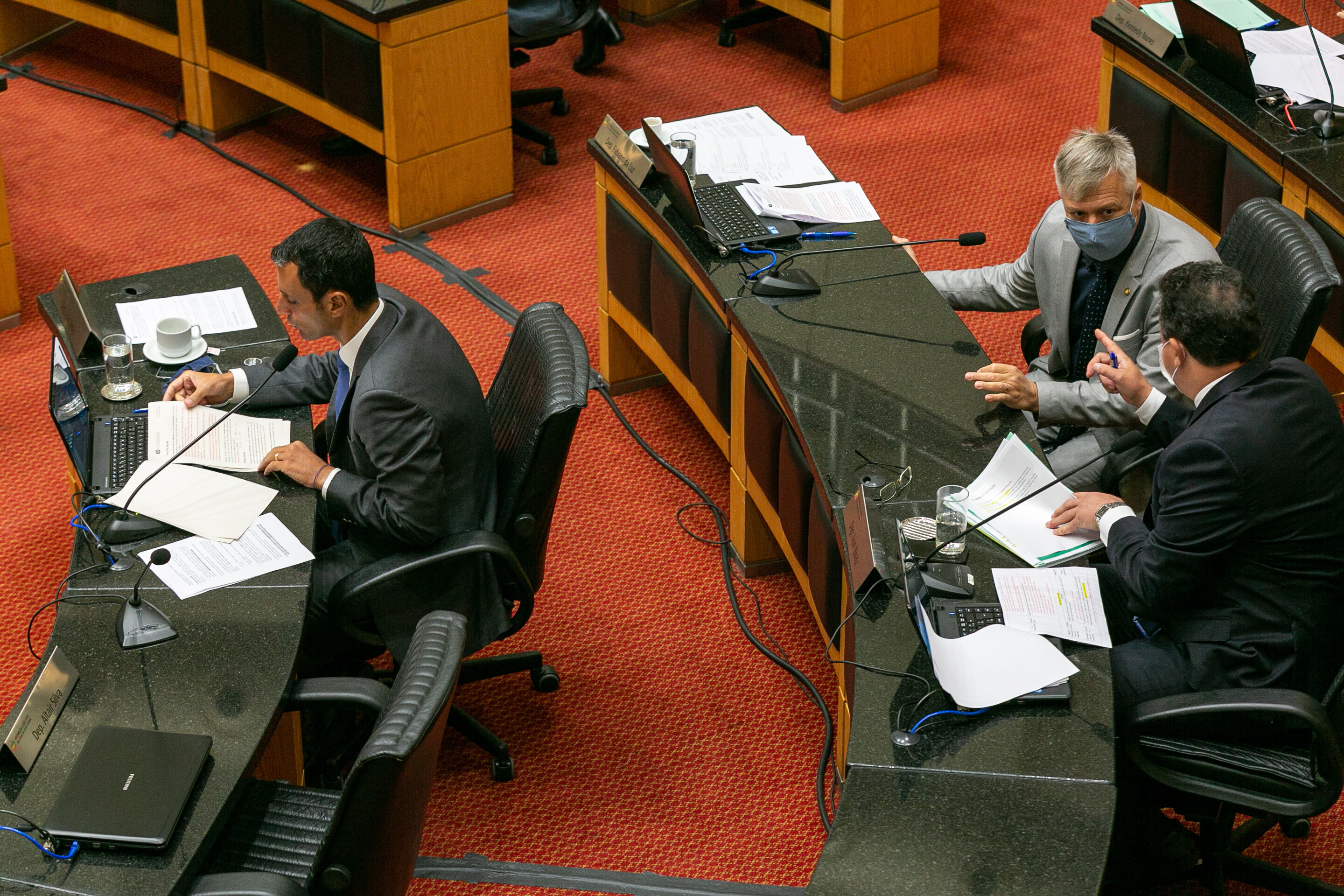 CCJ acata projeto que regulamenta ensino domiciliar no estado