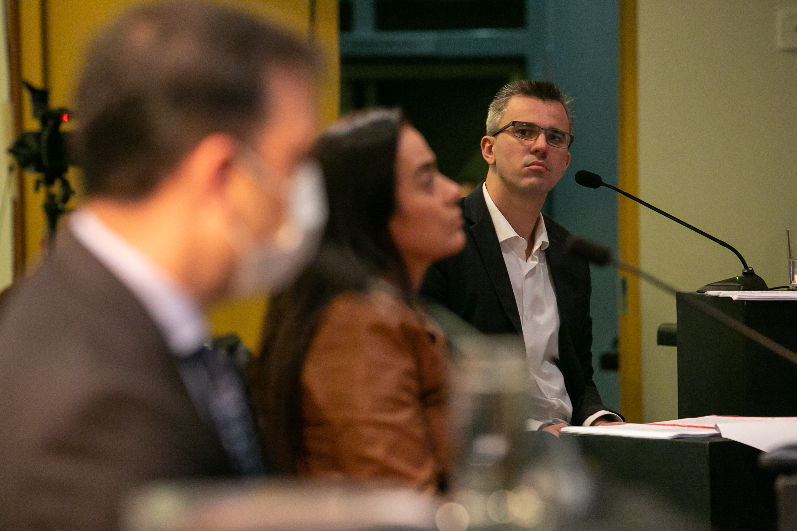 Ex-secretário de Estado da Saúde, Helton Zeferino, servidora Marcia Pauli e ex-secretário da Casa Civil, Douglas Borba