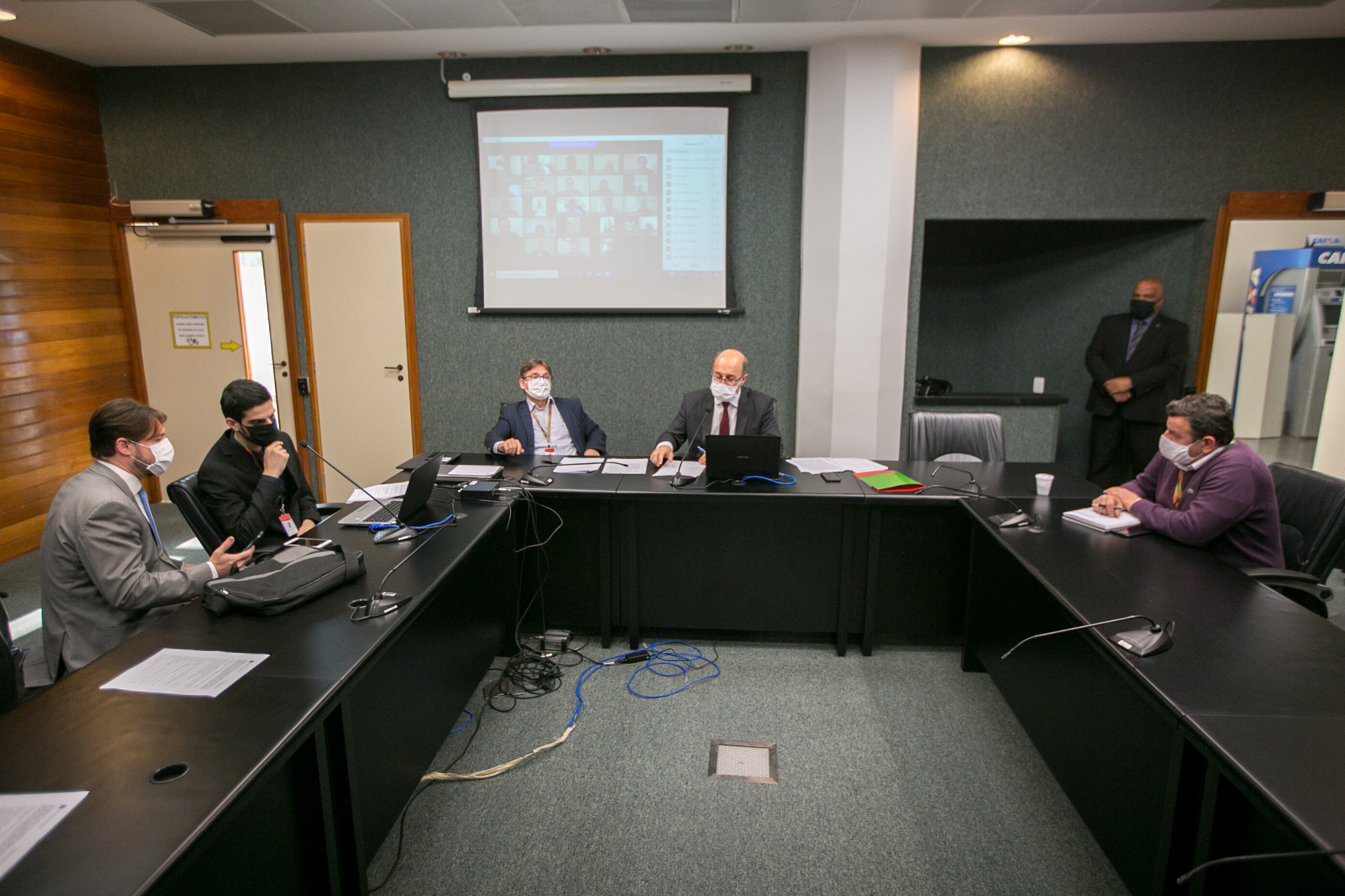Reunião debate medidas de apoio a produtores de leite no estado