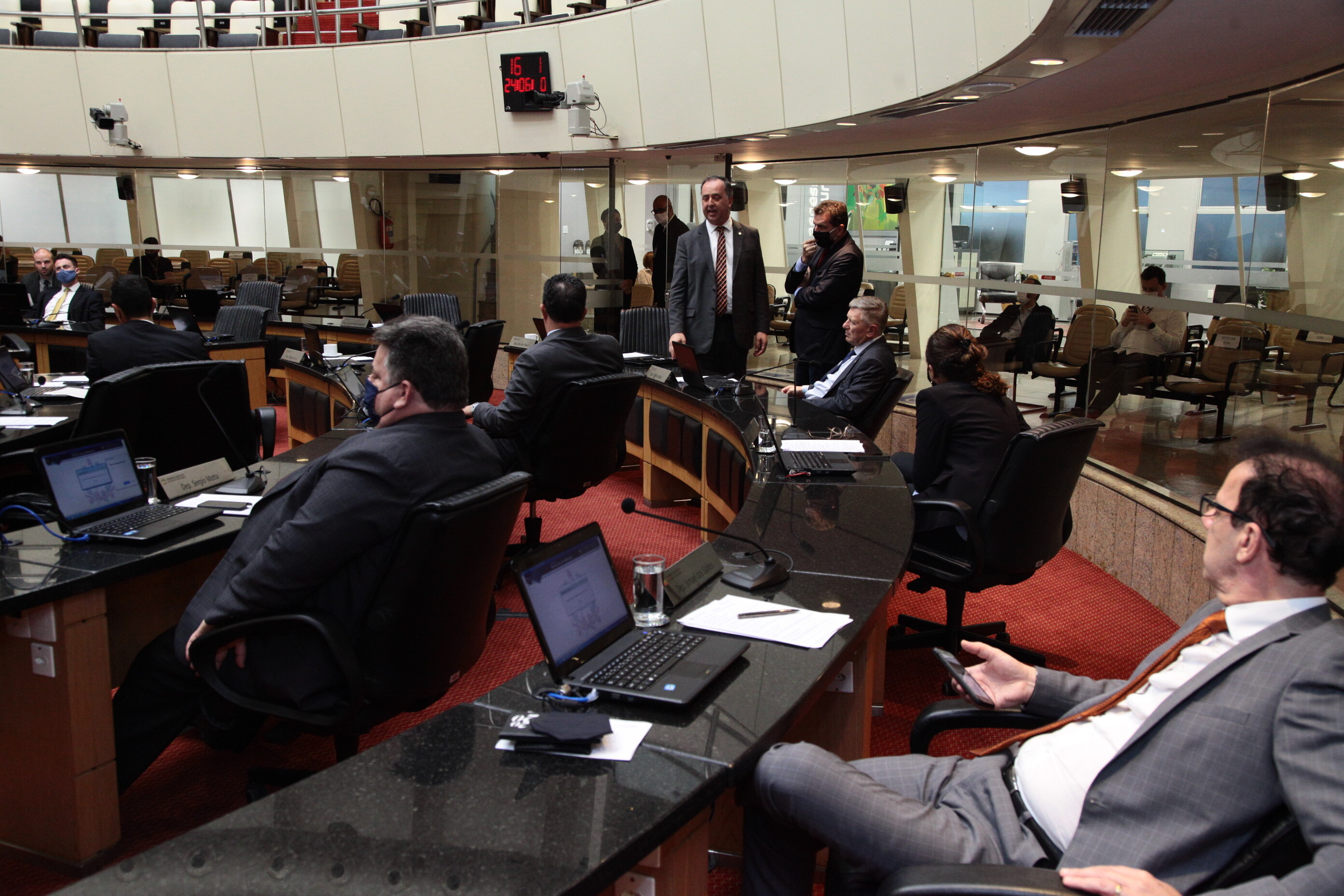 Deputados criticam cobertura de CPI e rejeitam rótulo de inquisidores