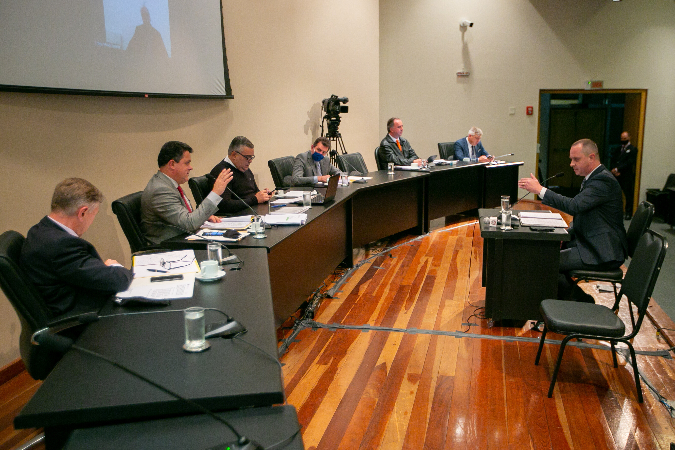 Secretário de Estado da Administração depõe à CPI dos Respiradores