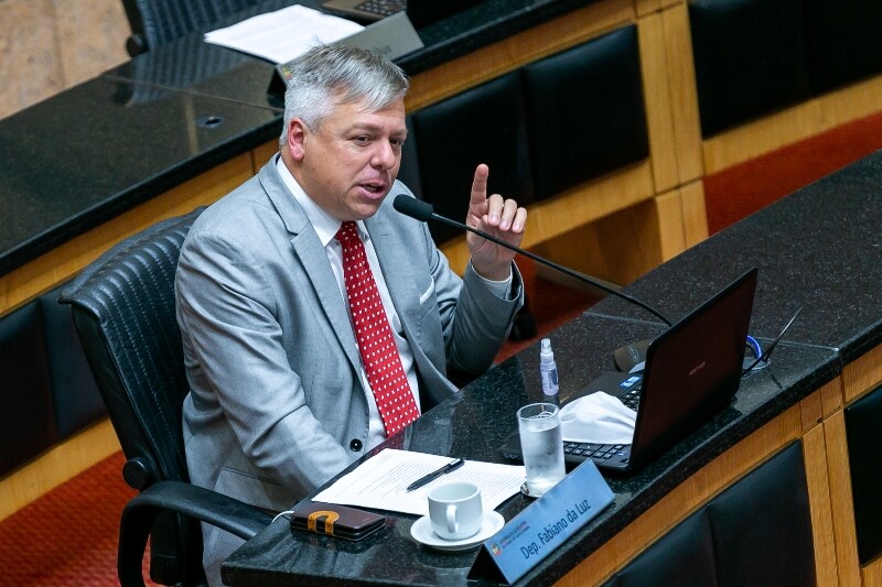 Fabiano segue incansável na luta por medicamento para AME