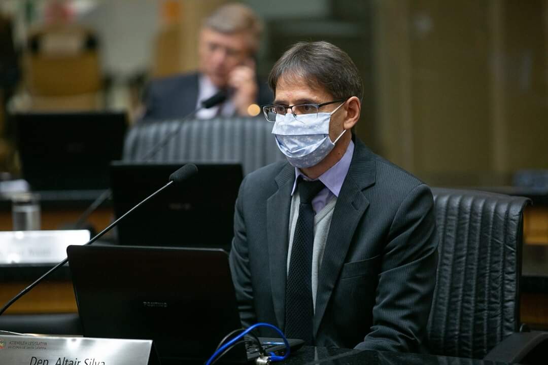 Saretta propõe que publicações legais sejam feitas em jornais online