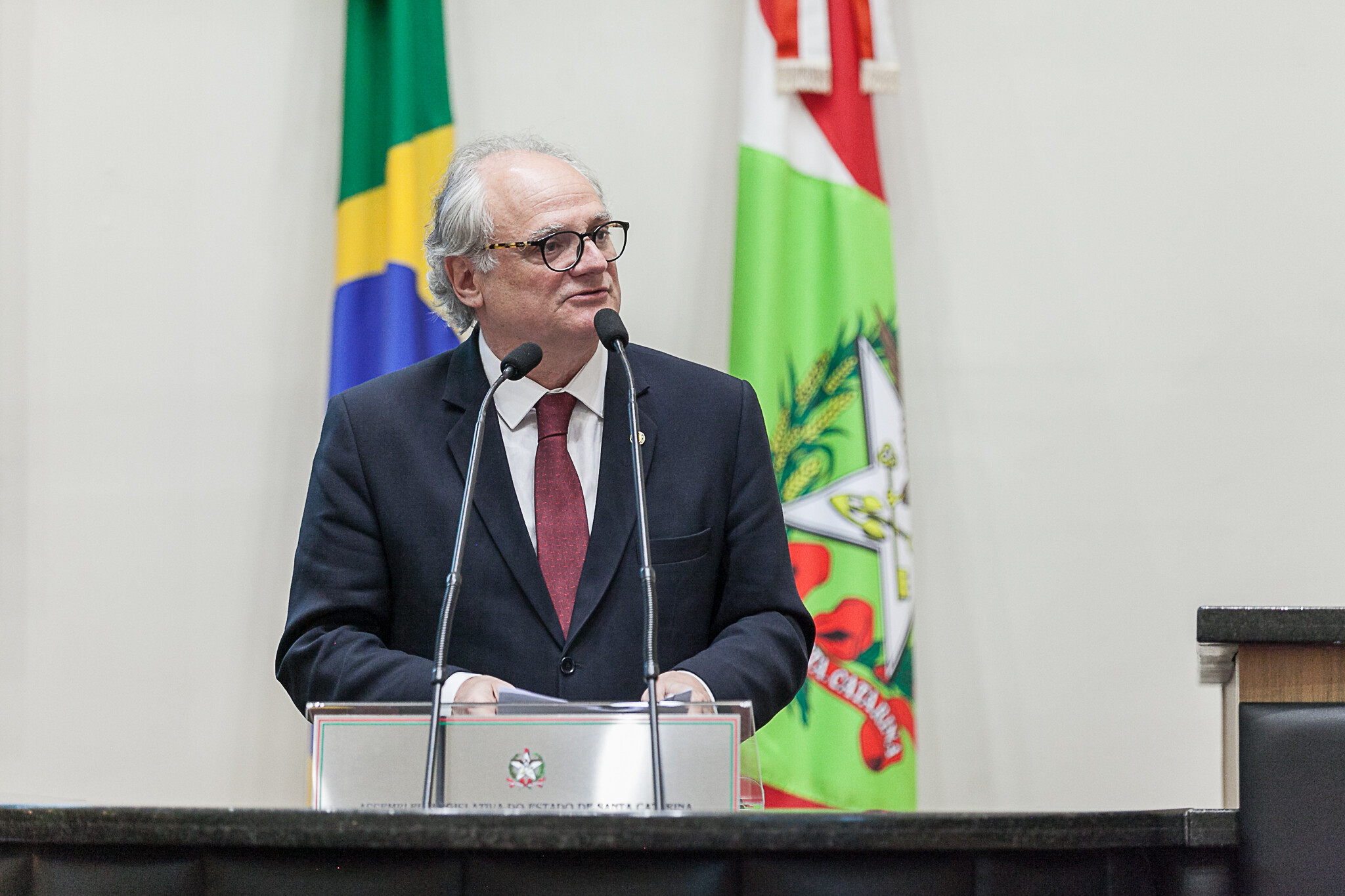 Covid 19: Dr. Vicente atua para garantir fornecimento de anestésico