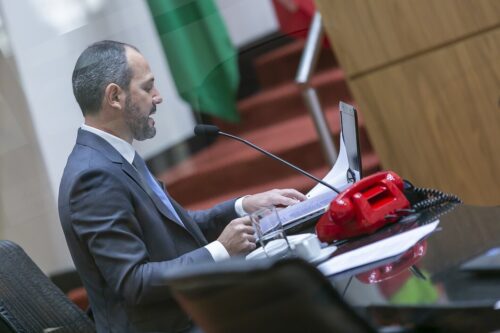 Pedido de impeachment do governador e da vice é lido em plenário