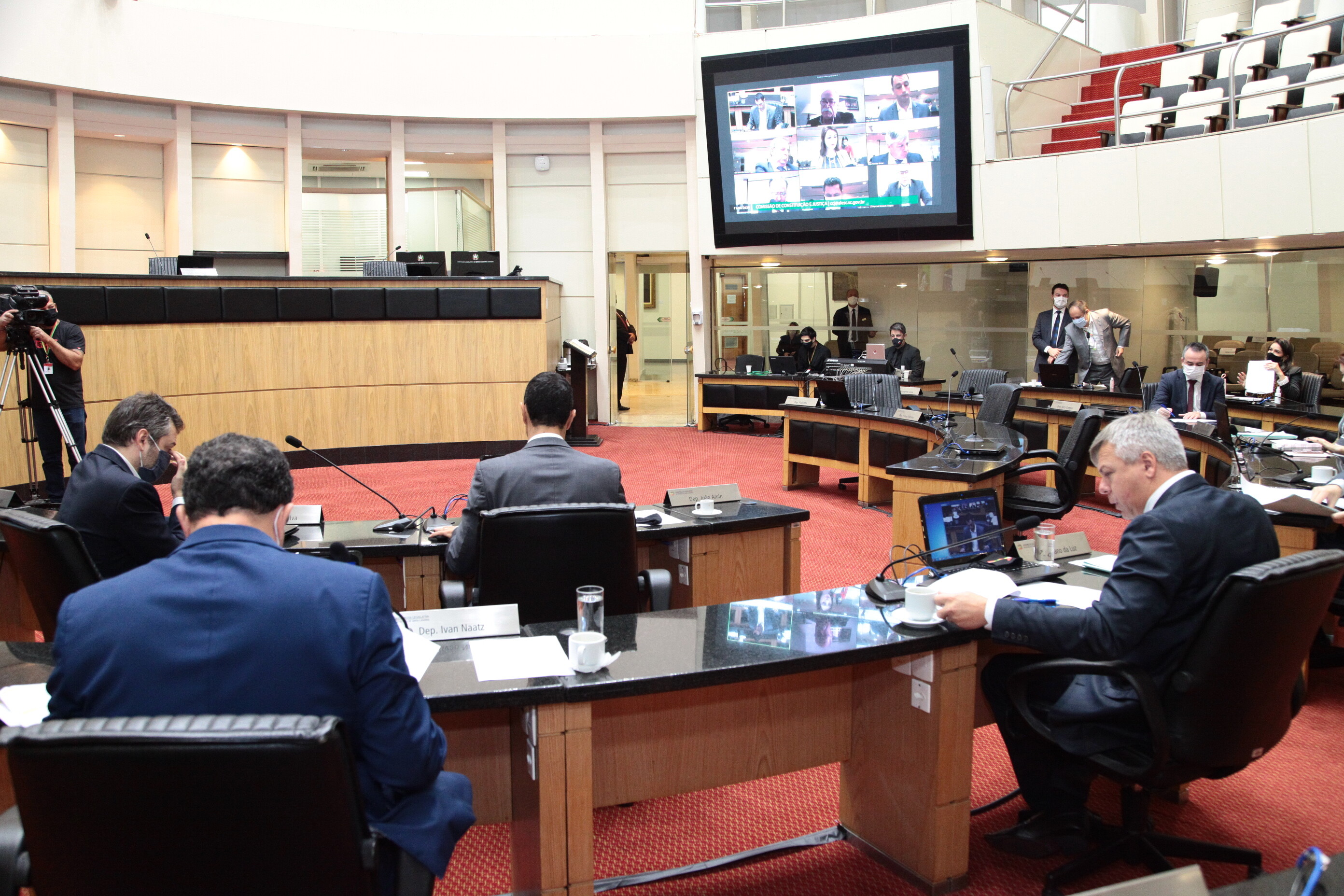 CCJ acata propostas para facilitar comércio de produtos artesanais