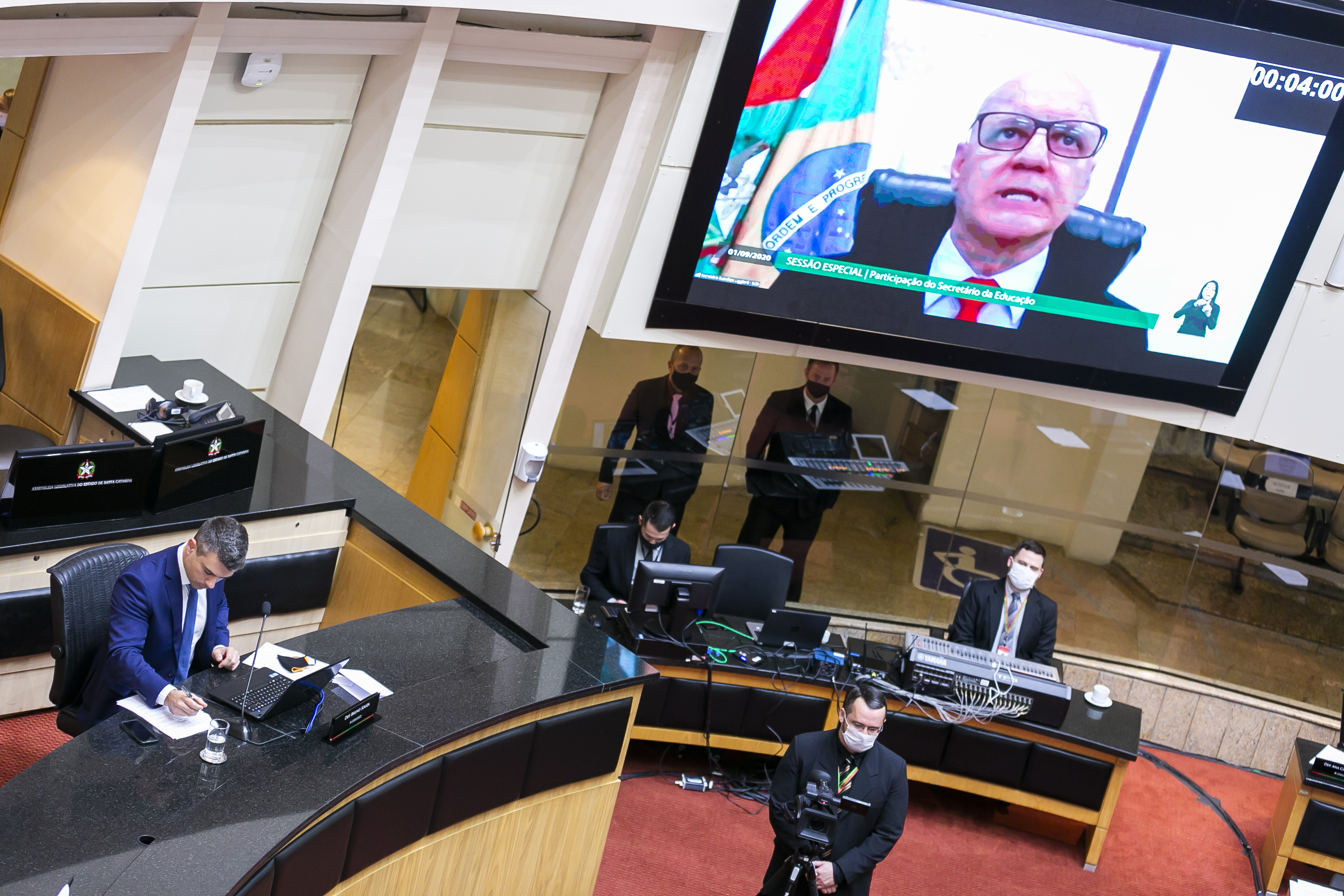 SESSÃO ESPECIAL – Secretário de Educação Convocado para Audiência com os Deputados