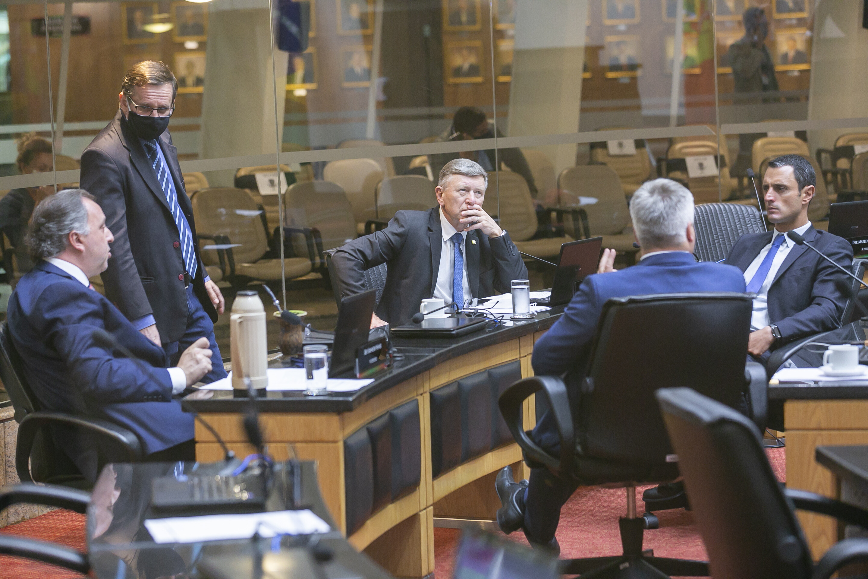 Queda no Ideb repercute e deputados cobram estímulo ao ensino integral