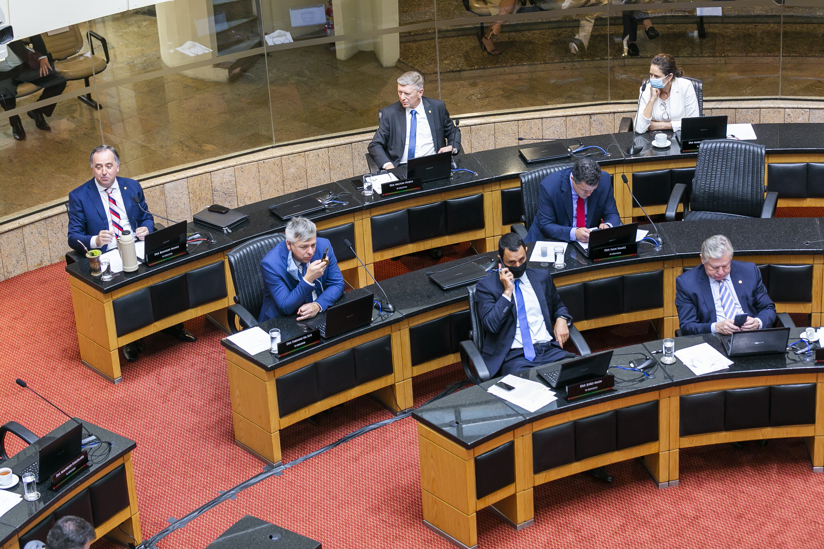 Plenário aprova políticas públicas para apenados, egressos e migrantes