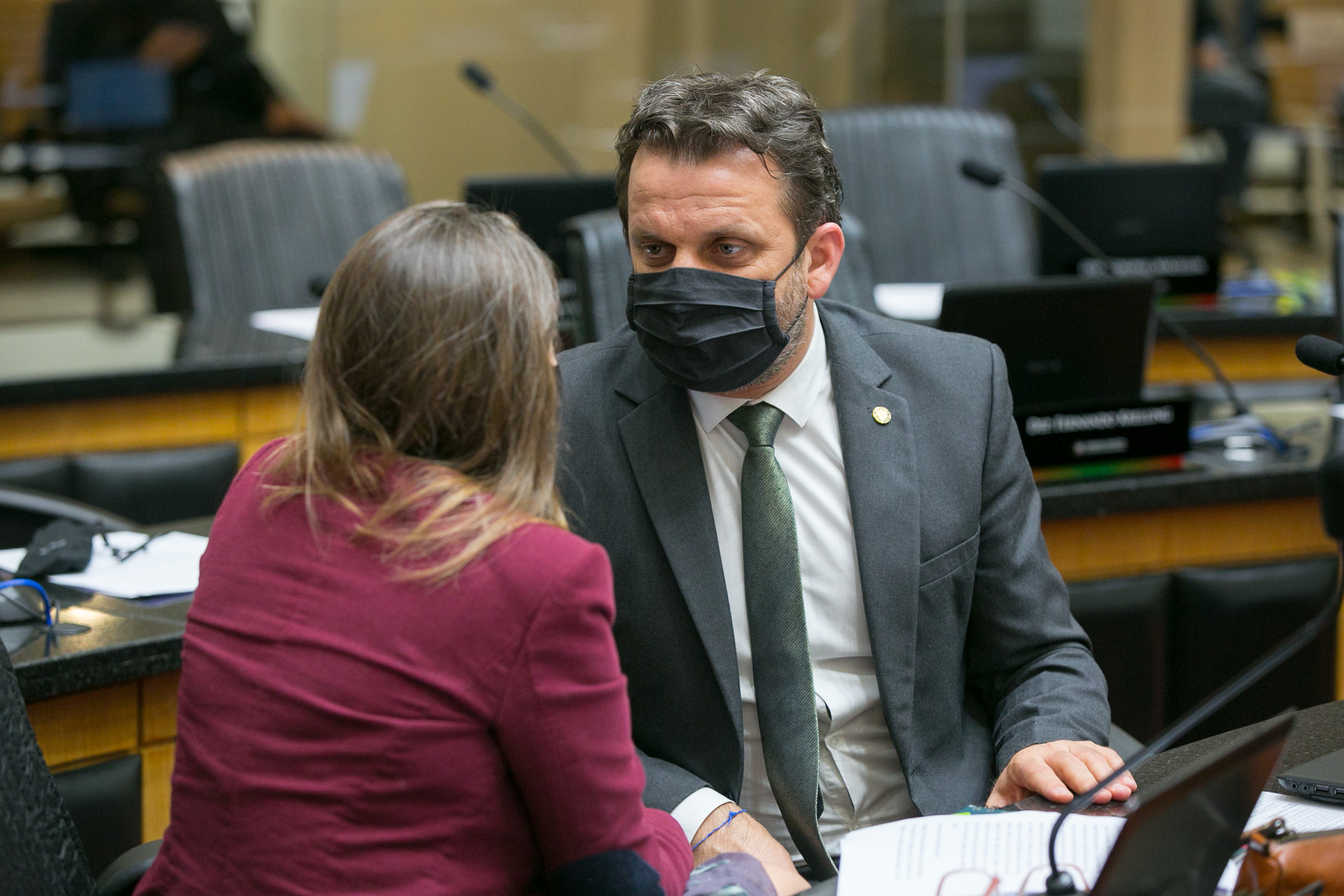 Deputado Jerry Comper (MDB) e Deputada Paulinha (PDT)