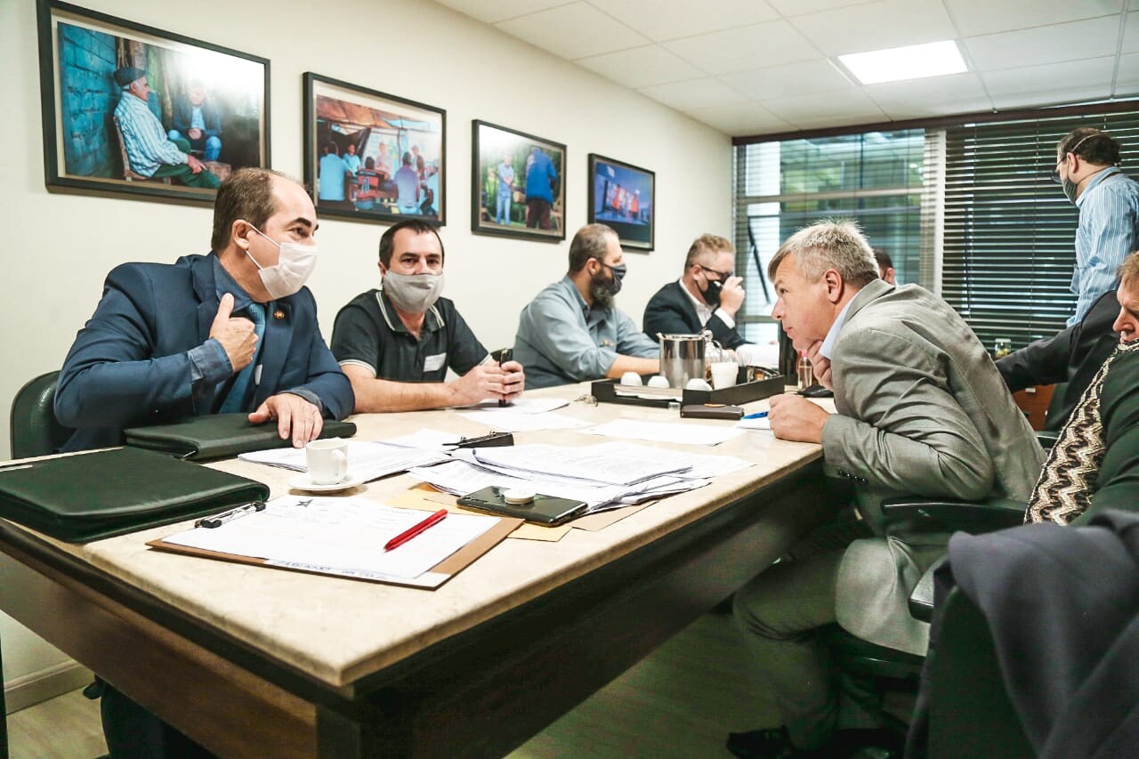 Deputado Fabiano da Luz em reunião com servidores da Segurança Pública FOTO: Luca Gebara