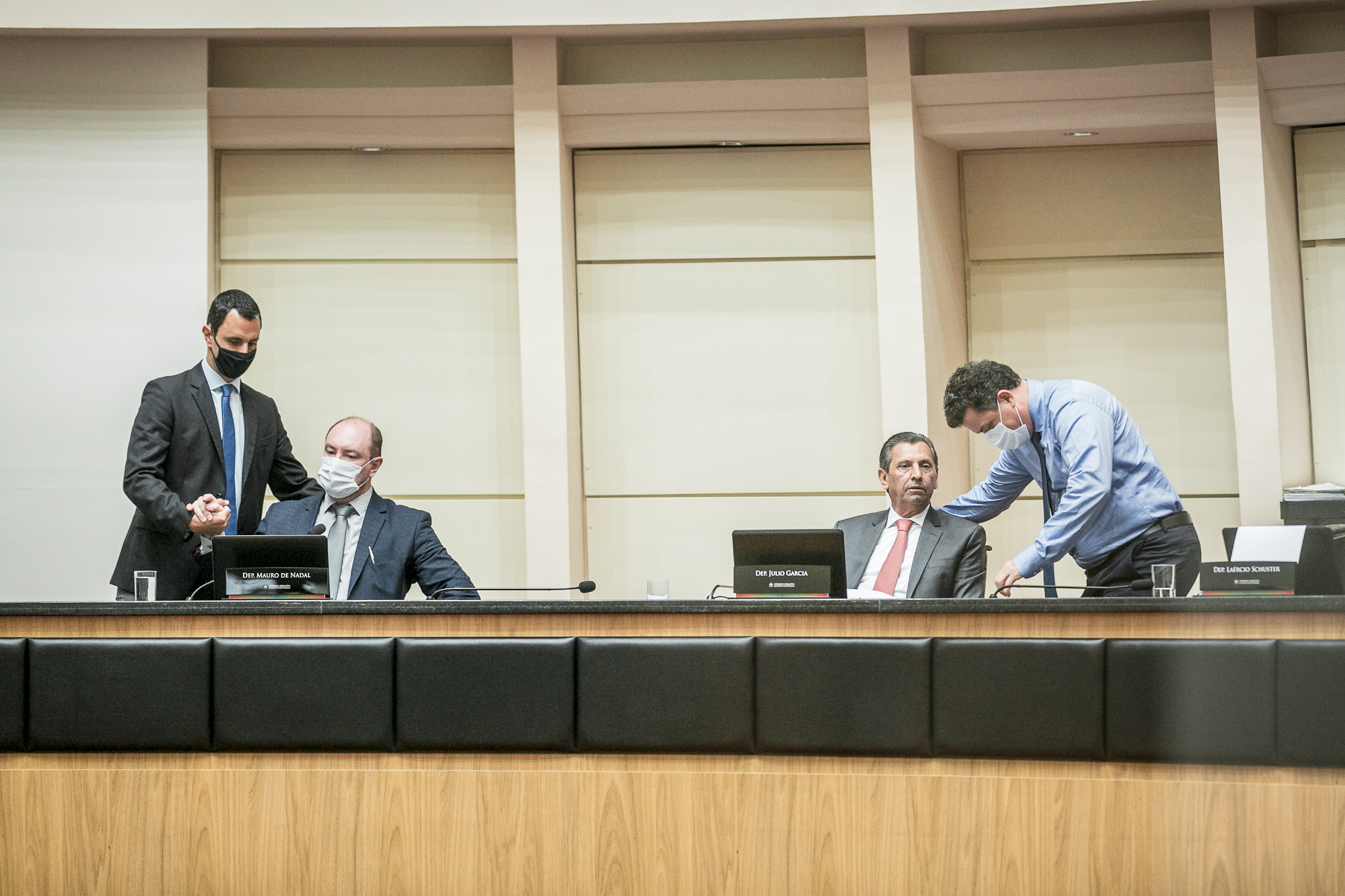 Deputado Júlio Garcia (PSD) e Deputado Ivan Natz (PL), Deputado Mauro de Nadal (MDB) e Deputado João Amin (PP)