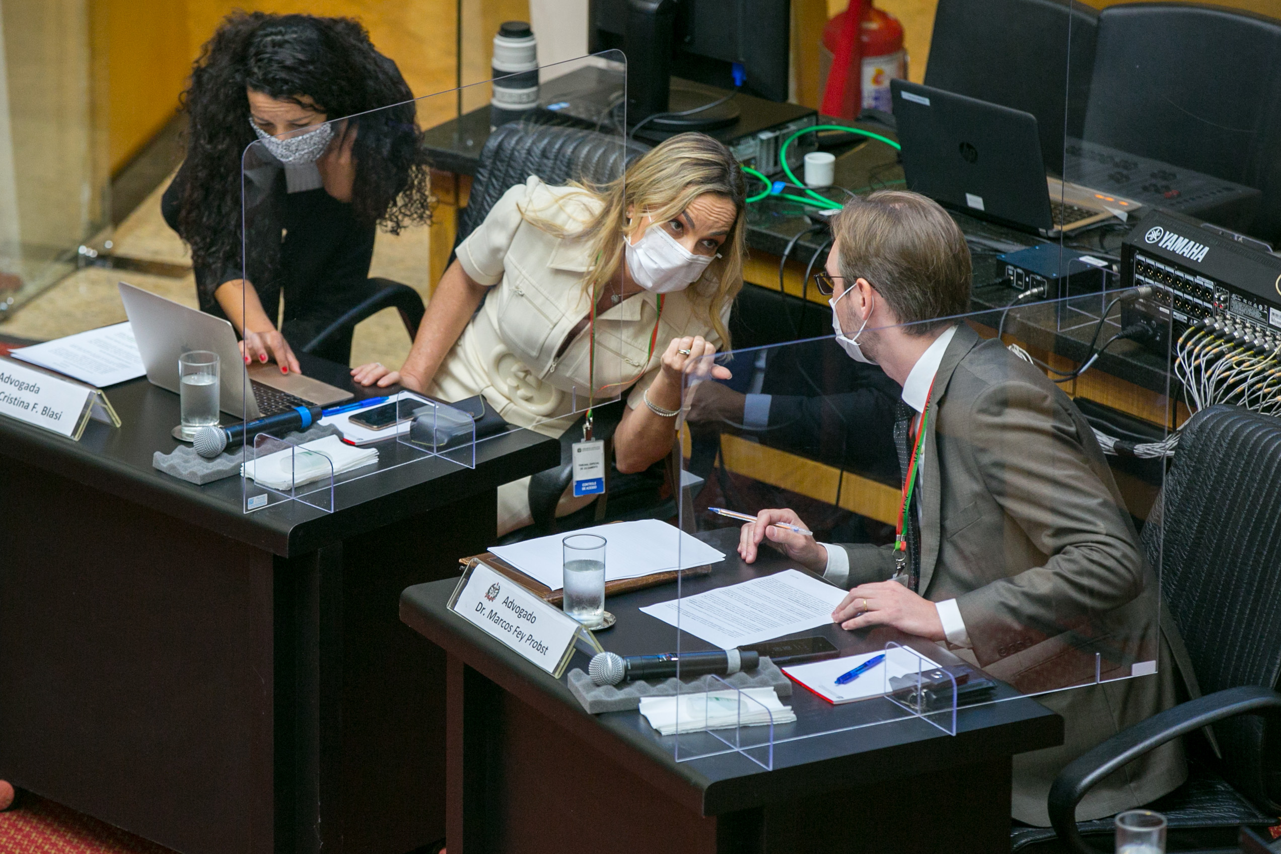 Advogados Marcos Probst e Ana Cristina Blasi