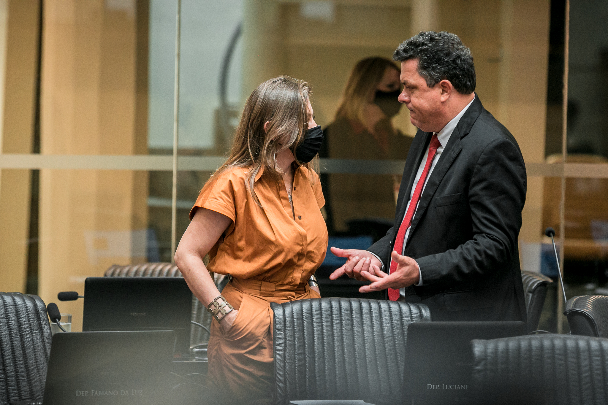 Deputado Ivan Natz (PL) e Deputada Ana Paula da Silva (PDT)