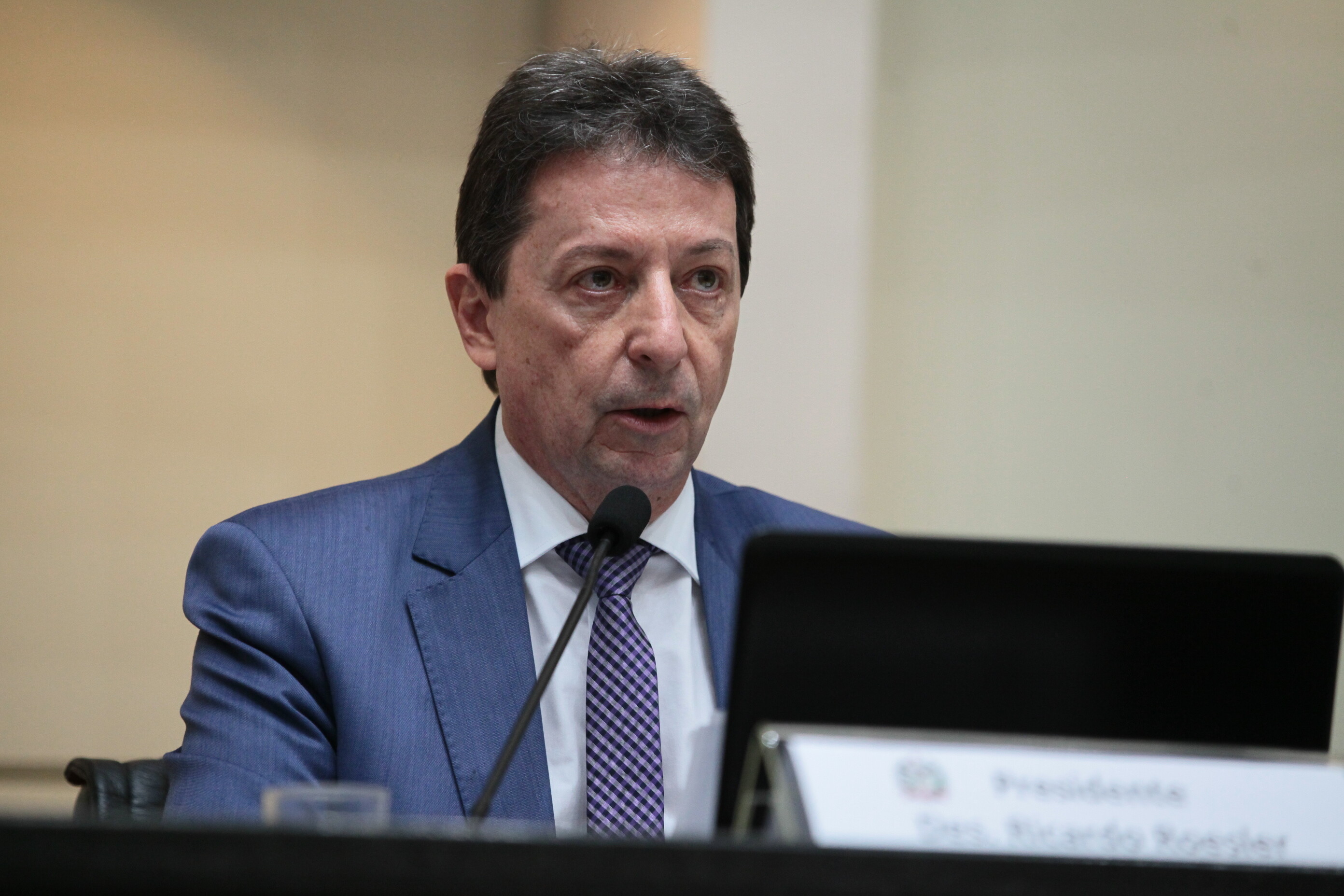 Impeachment: Tribunal de julgamento vota relatório nesta sexta (23)