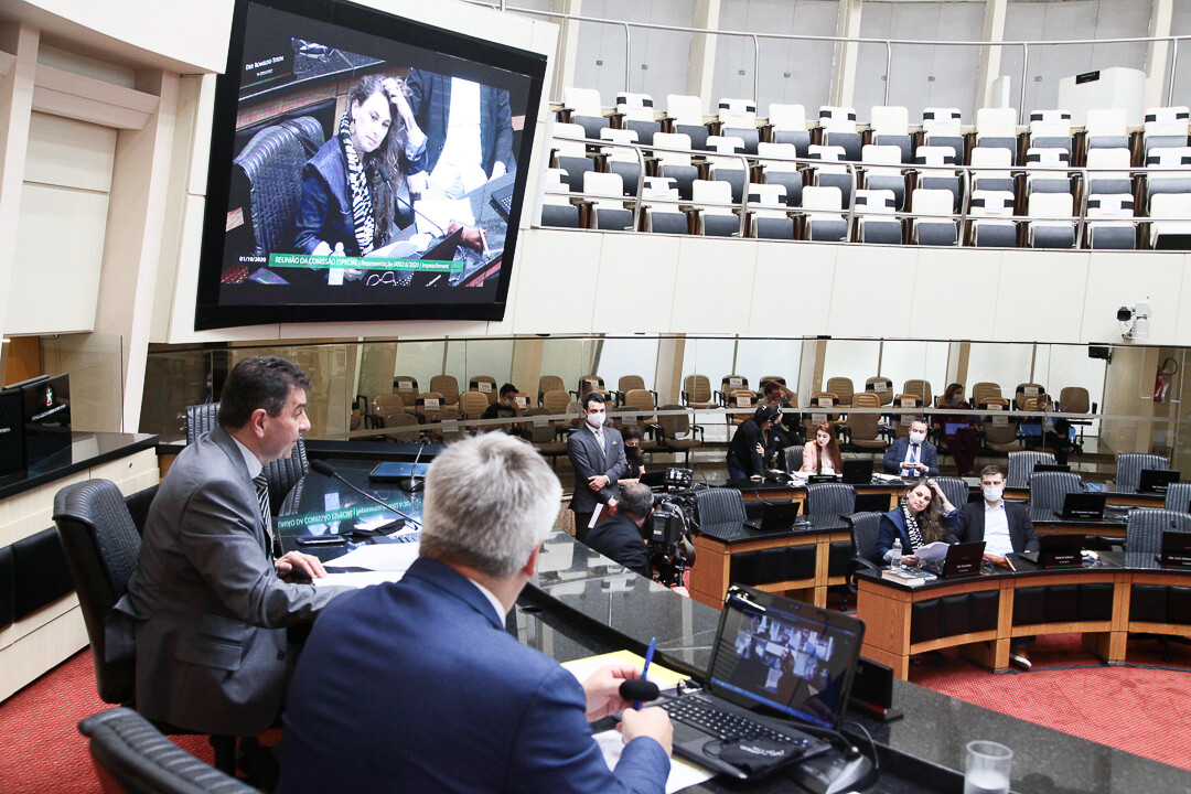 Comissão apresentará parecer sobre 2º pedido de impeachment no dia 13
