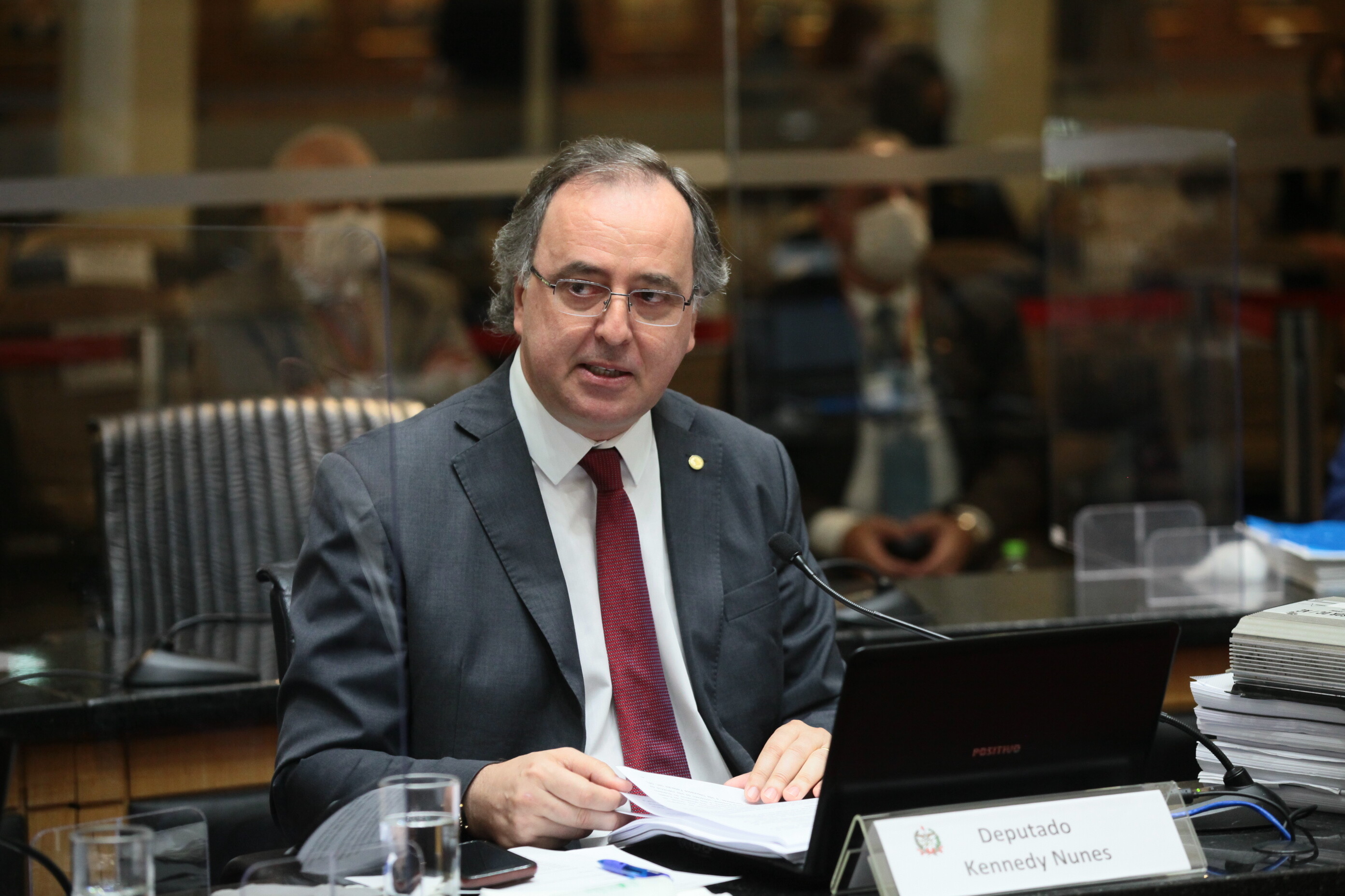 Relator vota pelo acatamento da denúncia contra Moisés e Daniela