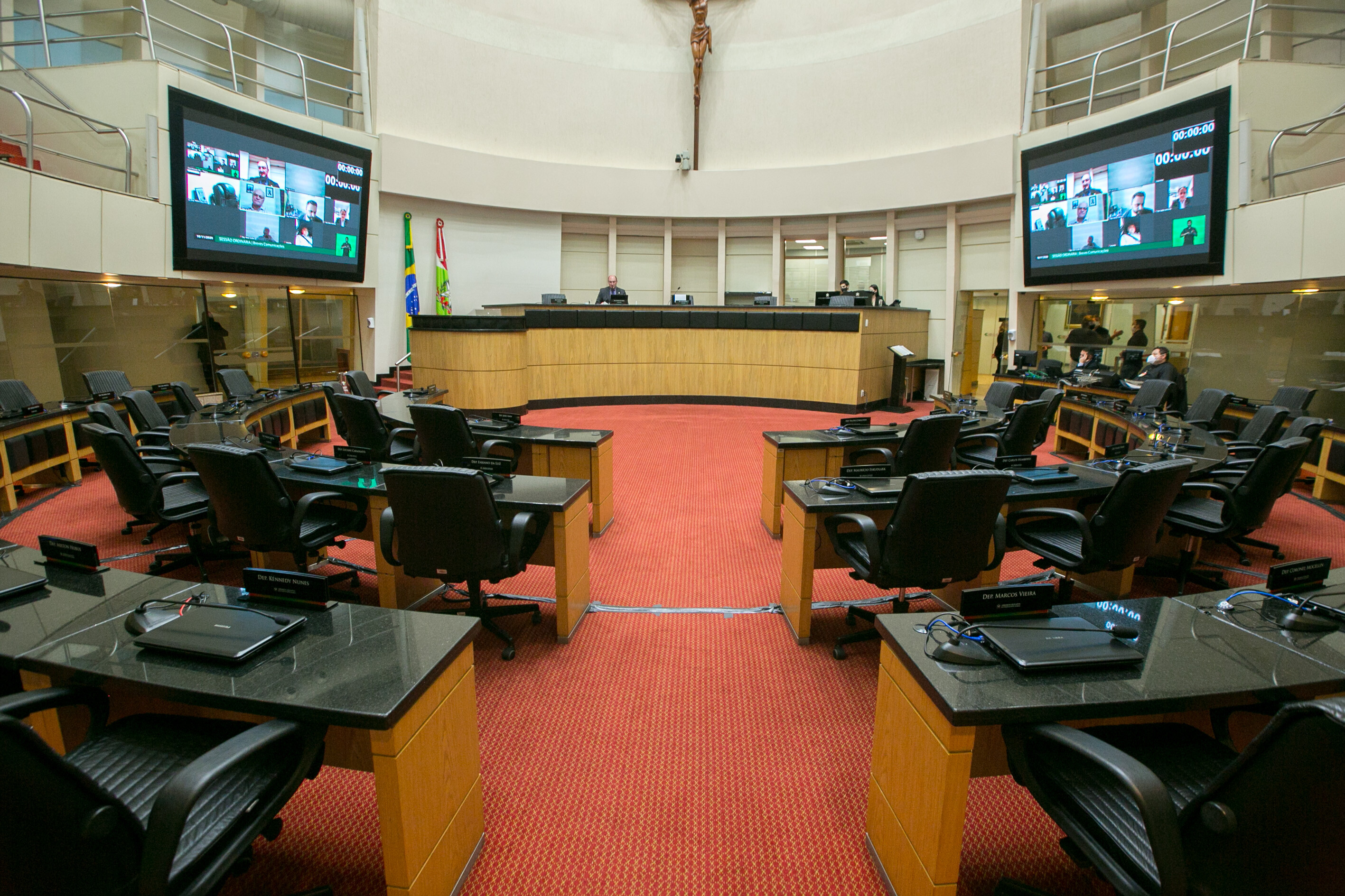 Seca no Oeste e avanço da pandemia preocupam deputados