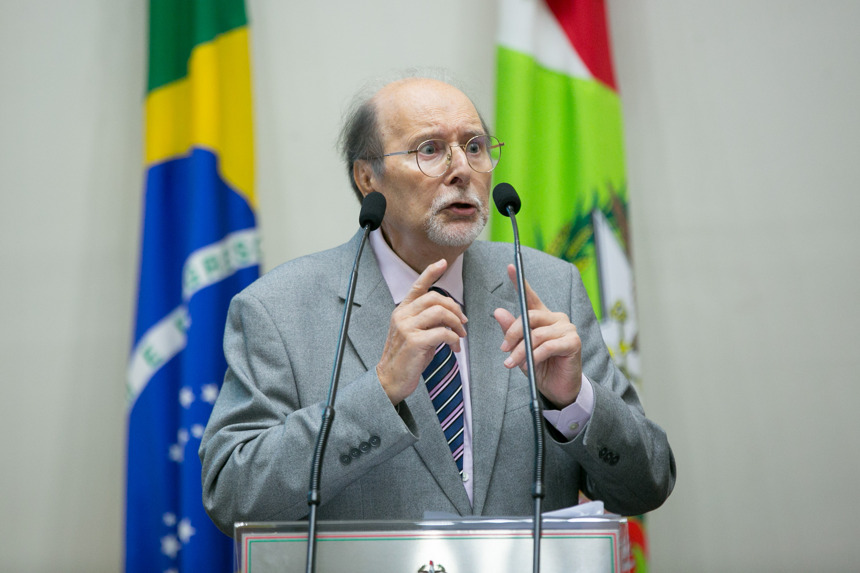 Advogado Péricles Luiz Prade