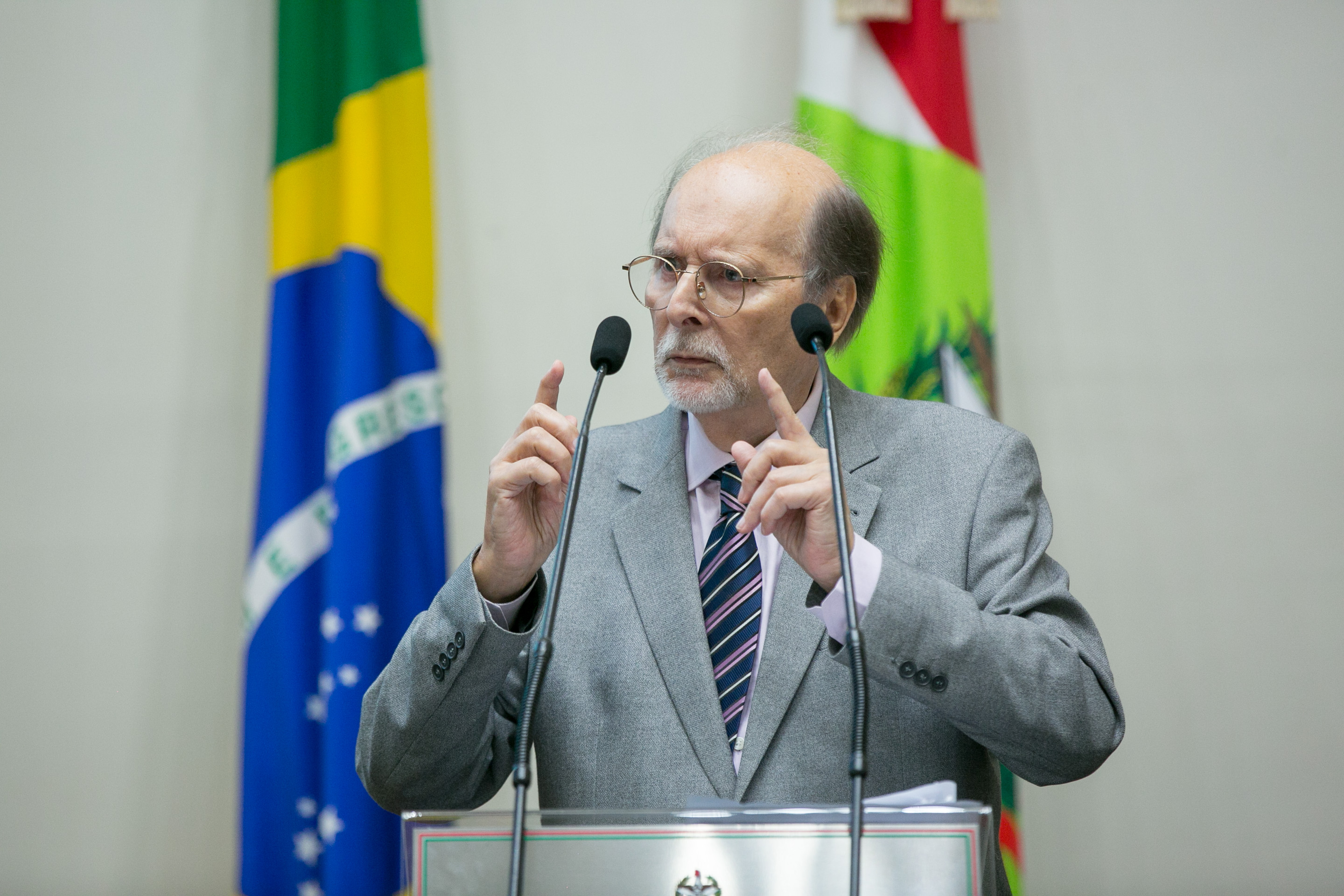 Advogado Péricles Luiz Prade