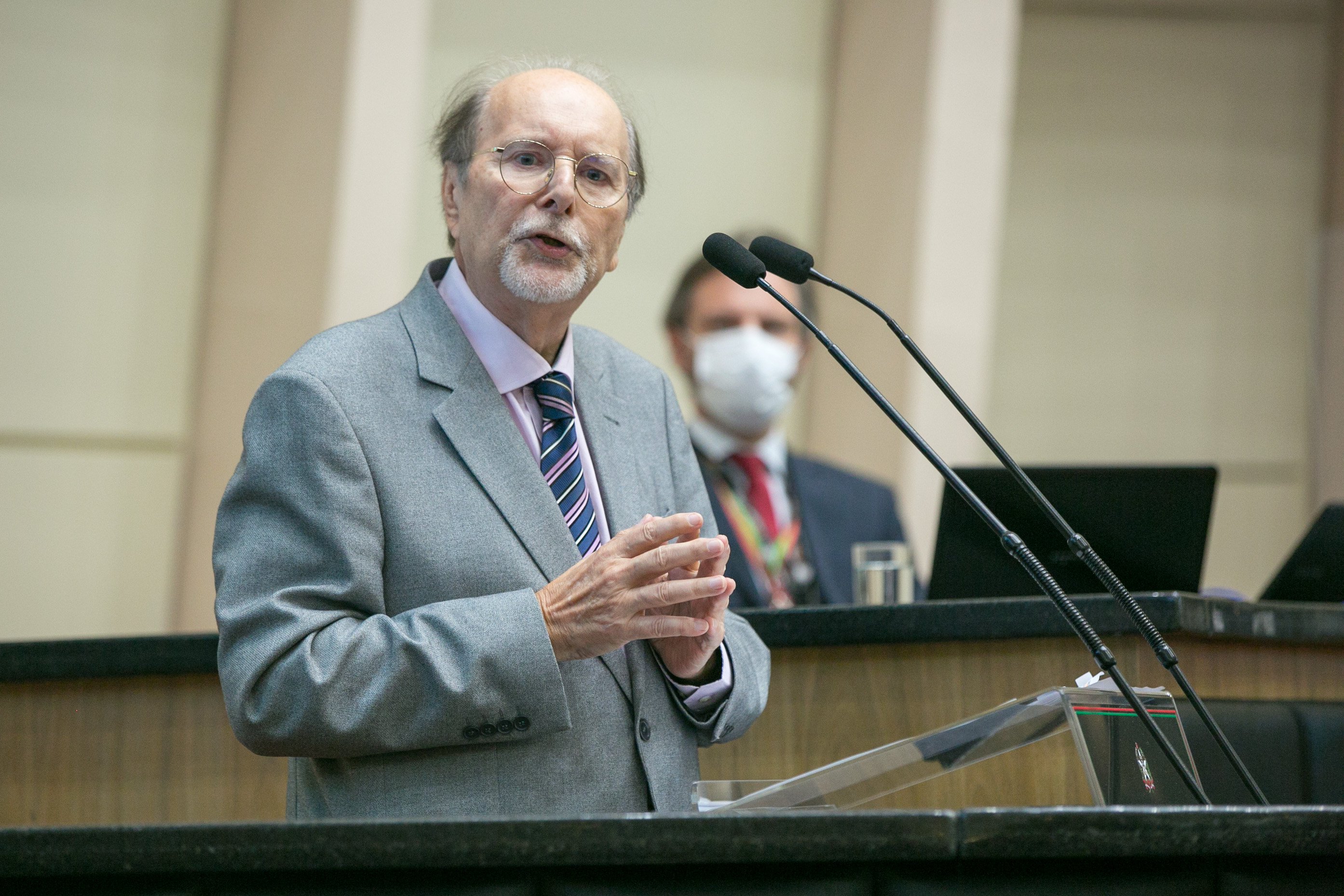 Advogado Péricles Luiz Prade