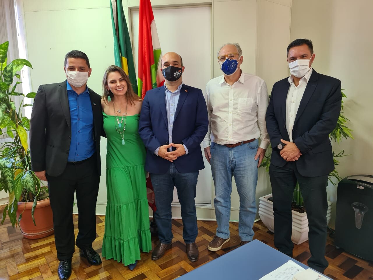 Paulinha media encontro entre comitiva de Canoinhas e secretário
