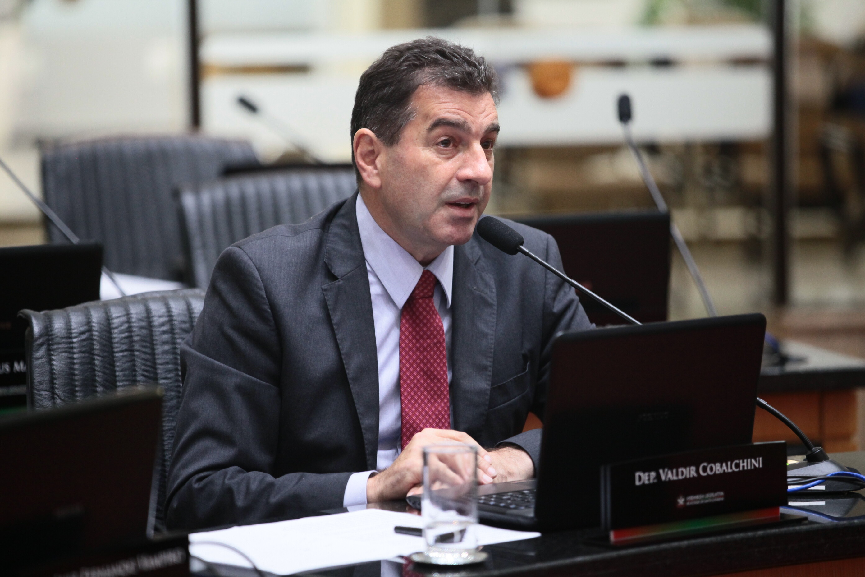 Adiamento do julgamento do impeachment foi pauta na sessão desta quinta