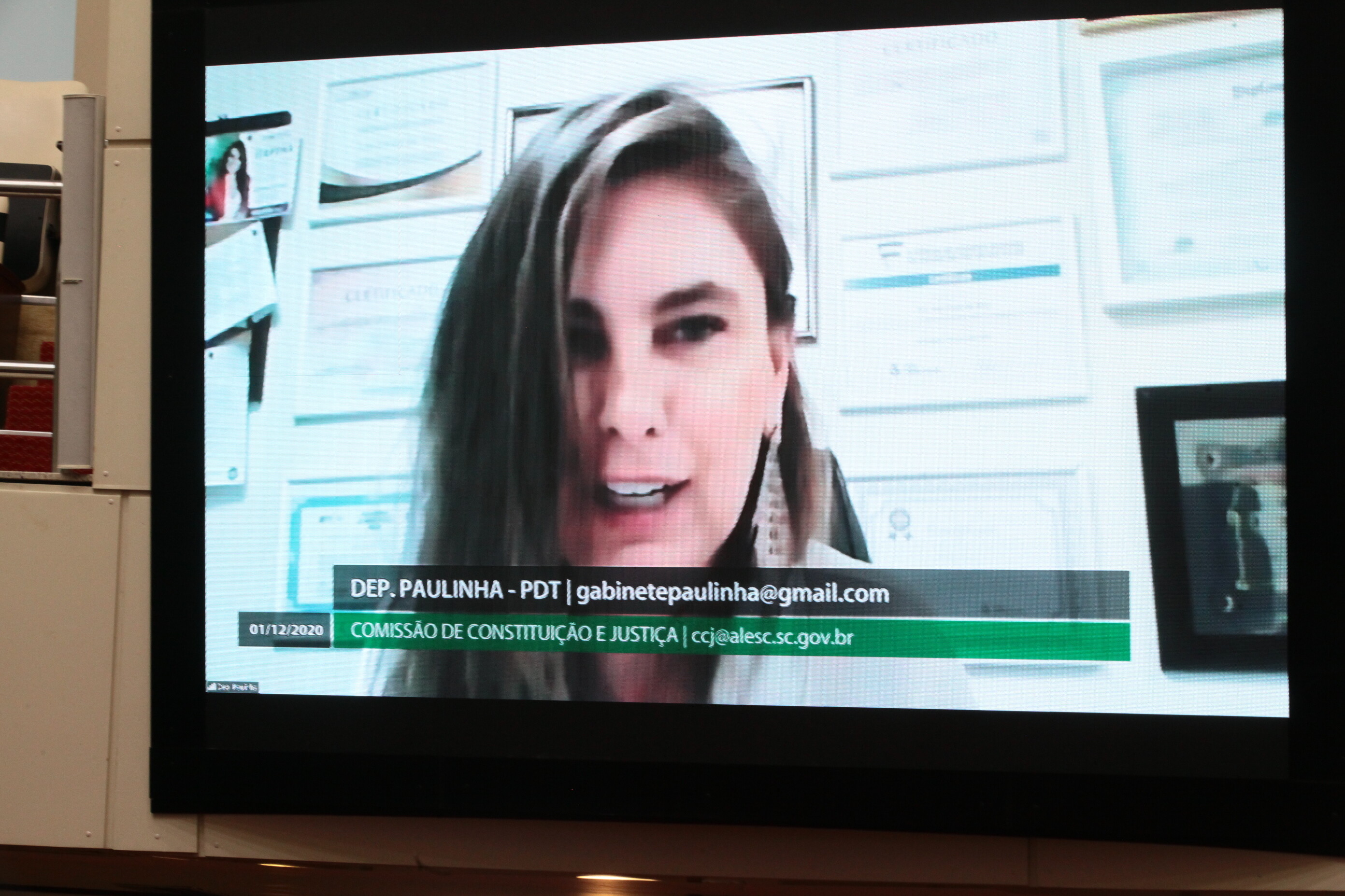 Paulinha cumpre agenda em escritório regional para atender demandas de SC