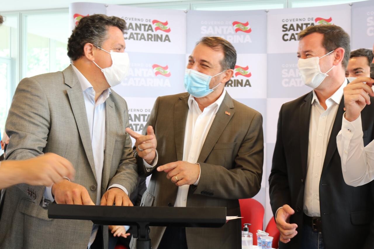 Governador confirma a Naatz liberação de eventos e parques aquáticos
