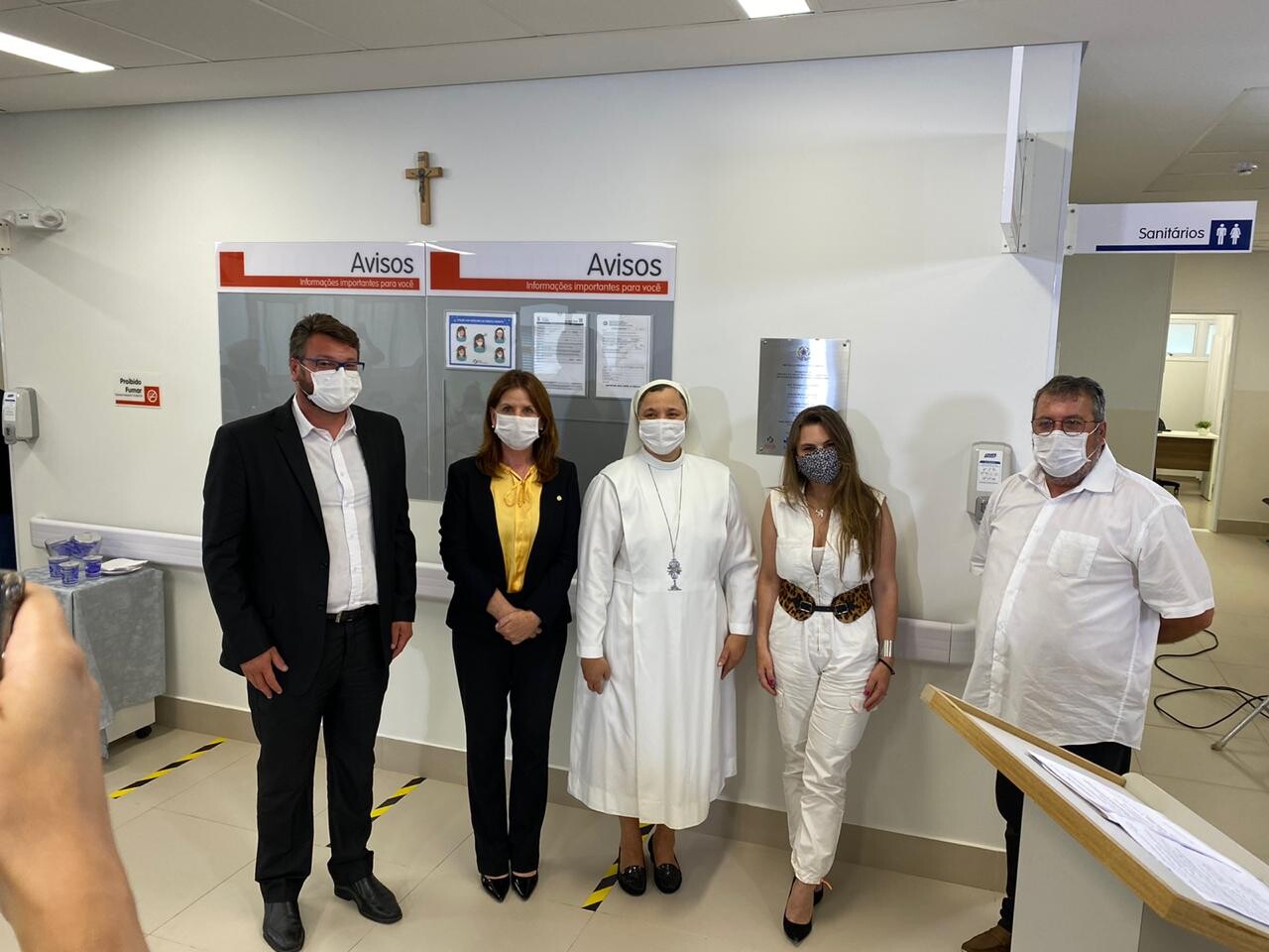 Deputada Paulinha e colaboradores do Hospital Marieta Konder Bornhausen, em Itajaí