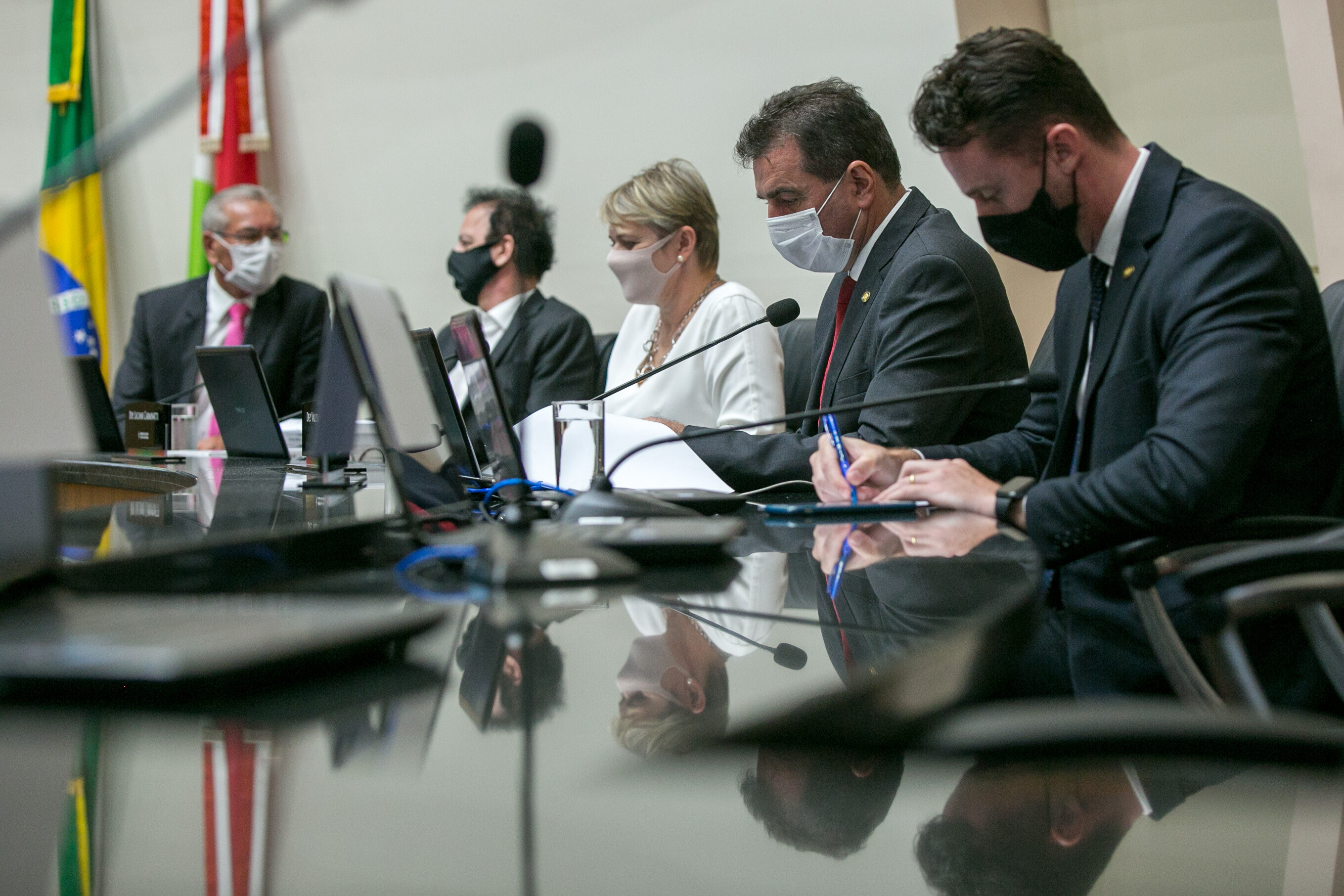 Comissão de Educação reelege Luciane Carminatti para a presidência