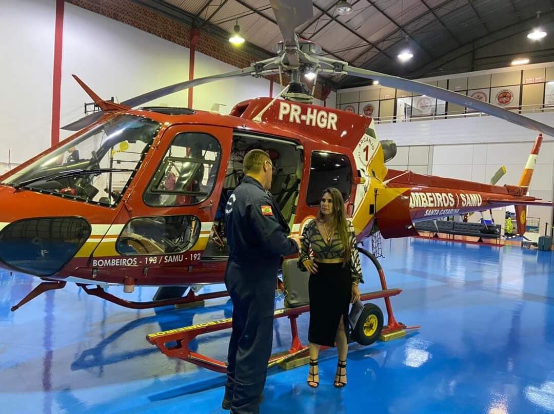 Deputada Paulinha em visita ao Batalhão de Operações Aéreas do Corpo de Bombeiros (BOA)