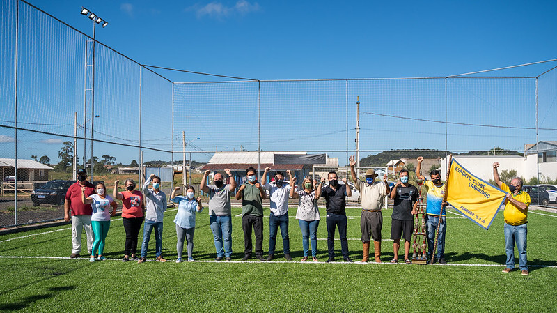 Marcius Machado inaugura quadra em Capão Alto