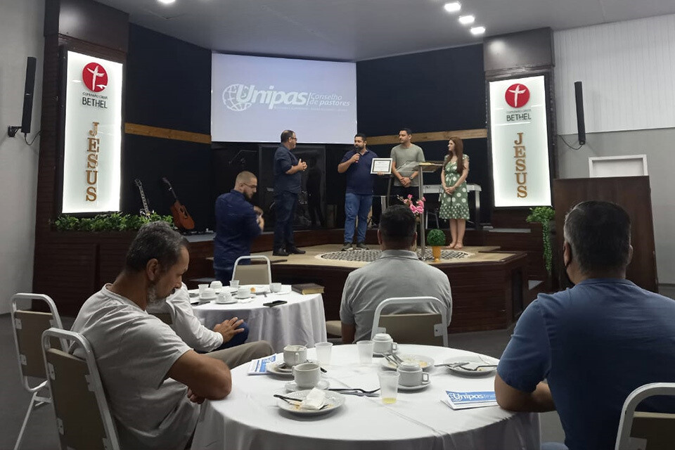 Conselho de pastores recebe visita de Campagnolo