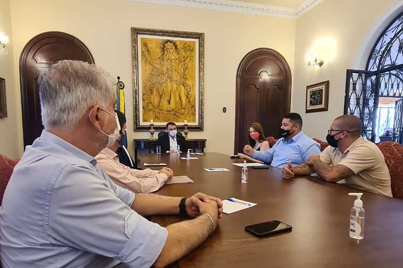 Deputada Ana Campagnolo, governador Carlos Moisés, autoridades estaduais e lideranças políticas da Amfri