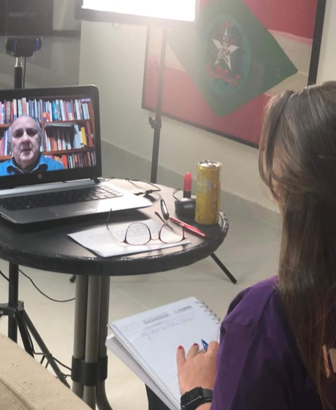 Deputada Paulinha durante aula de Cristovam Buarque