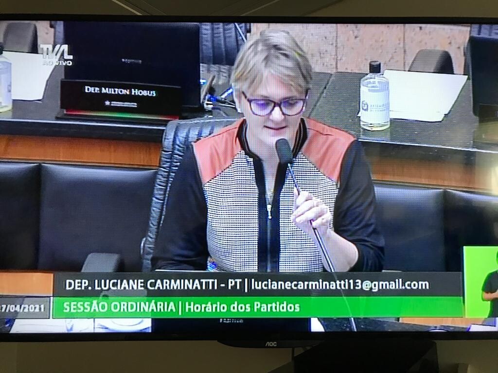 Luciane rechaça corte de R$ 5 bi no orçamento federal para a educação