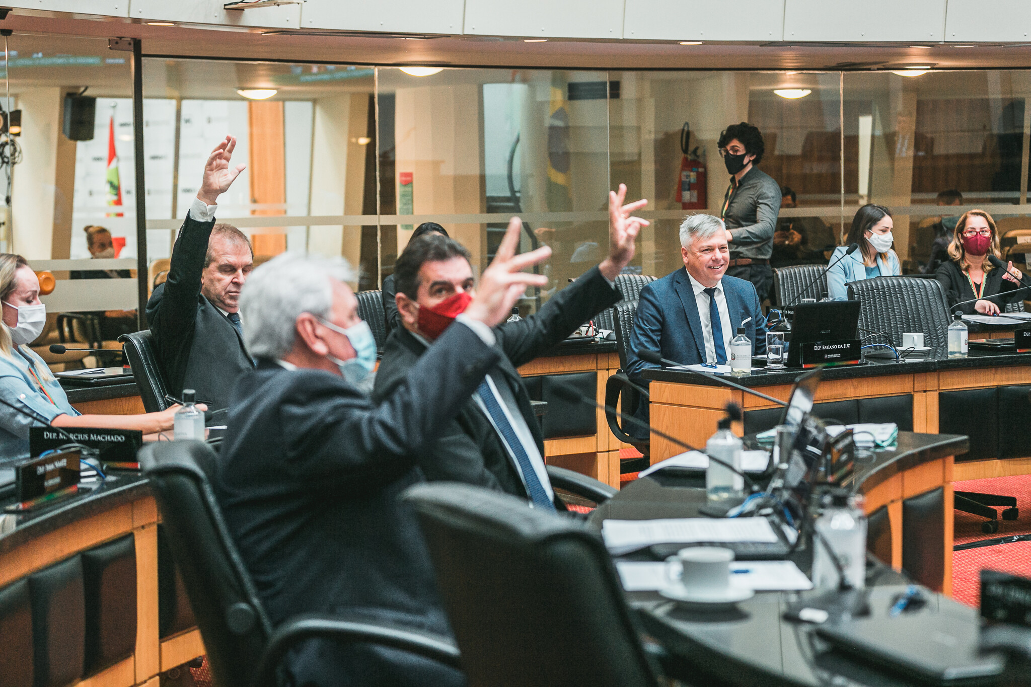 CCJ rejeita veto à proibição da dispensa de servidores temporários na pandemia