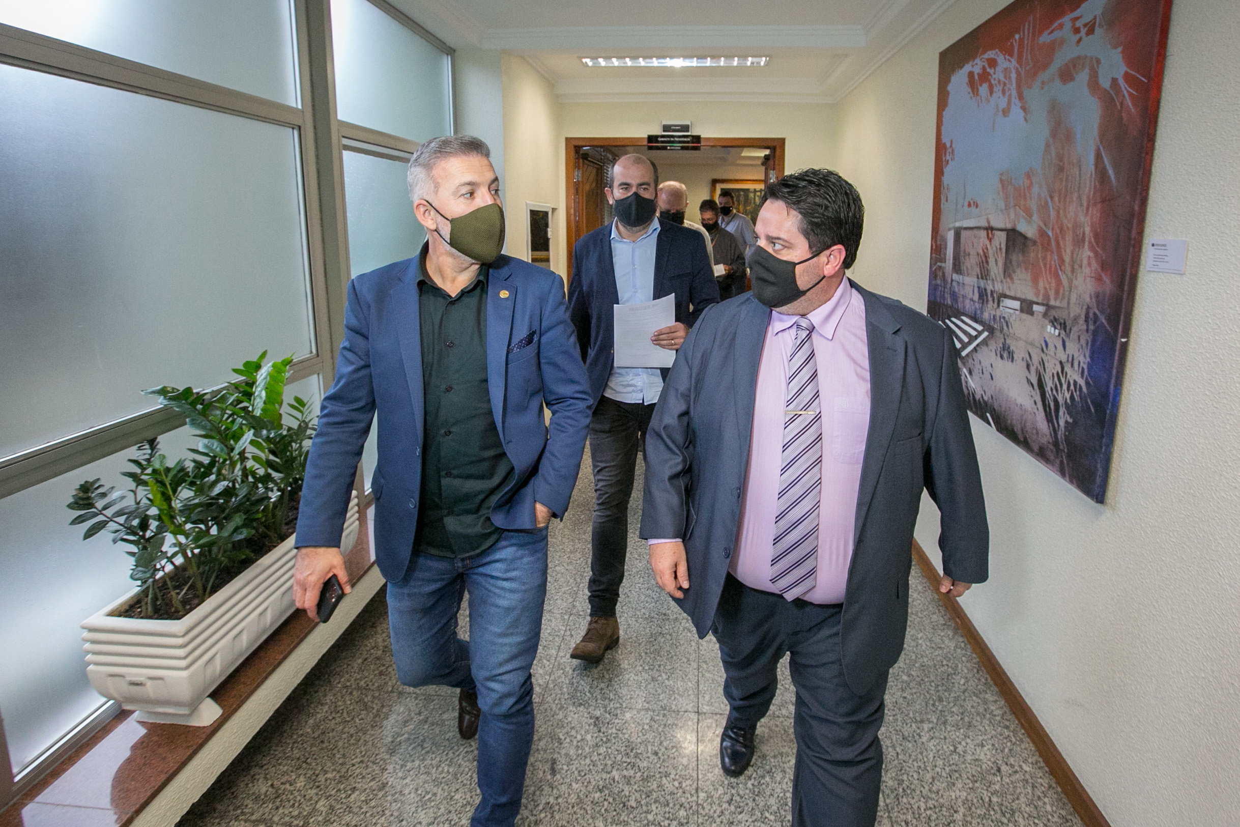Presidente da FECAM, Clenilton Pereira e Chefe de gabinete da presidência da Alesc, André Luiz Bernardi