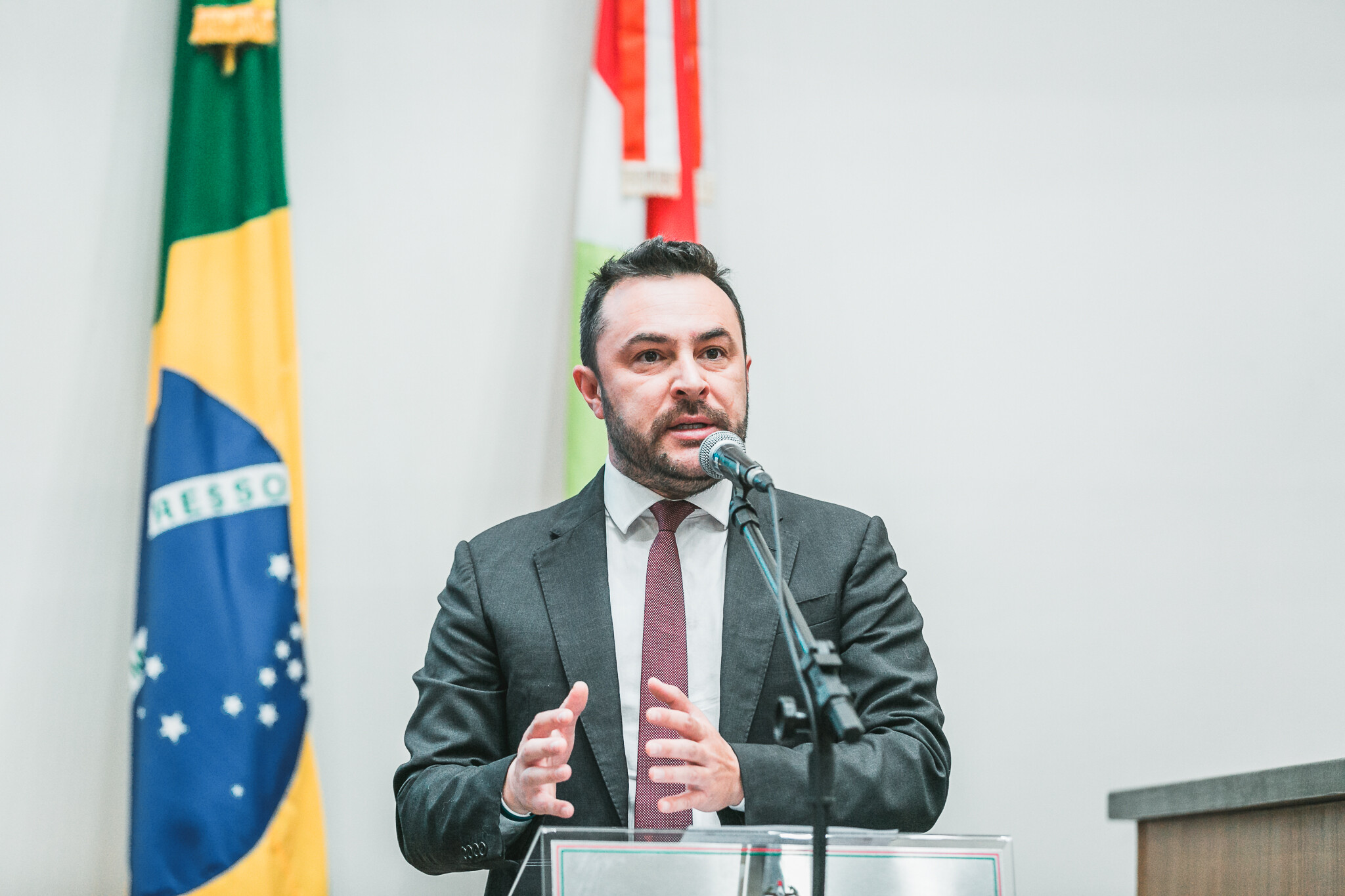 Deputado Marcius Machado.