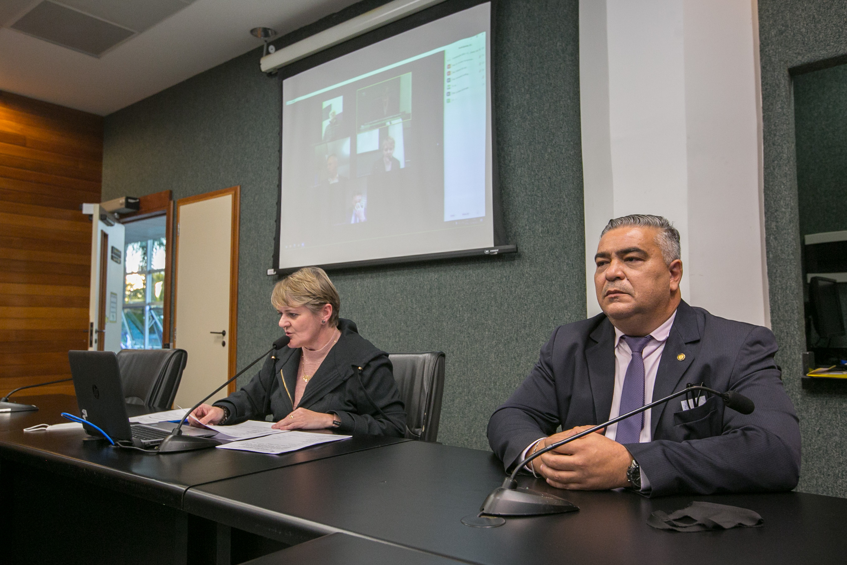 Deputada Luciane Carminatti (PT) e Deputado Sargento Lima (PL)