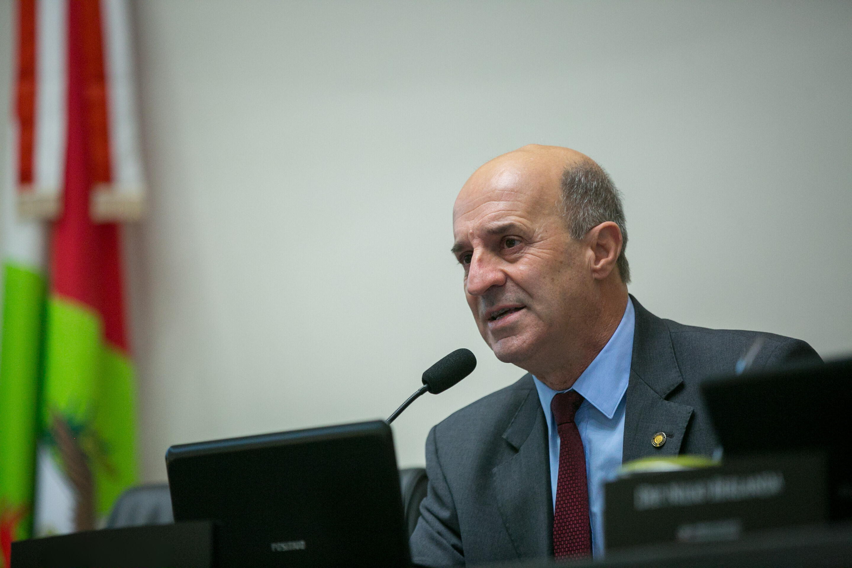 Deputado apela à Anvisa que revise protocolos para a importação de remédios