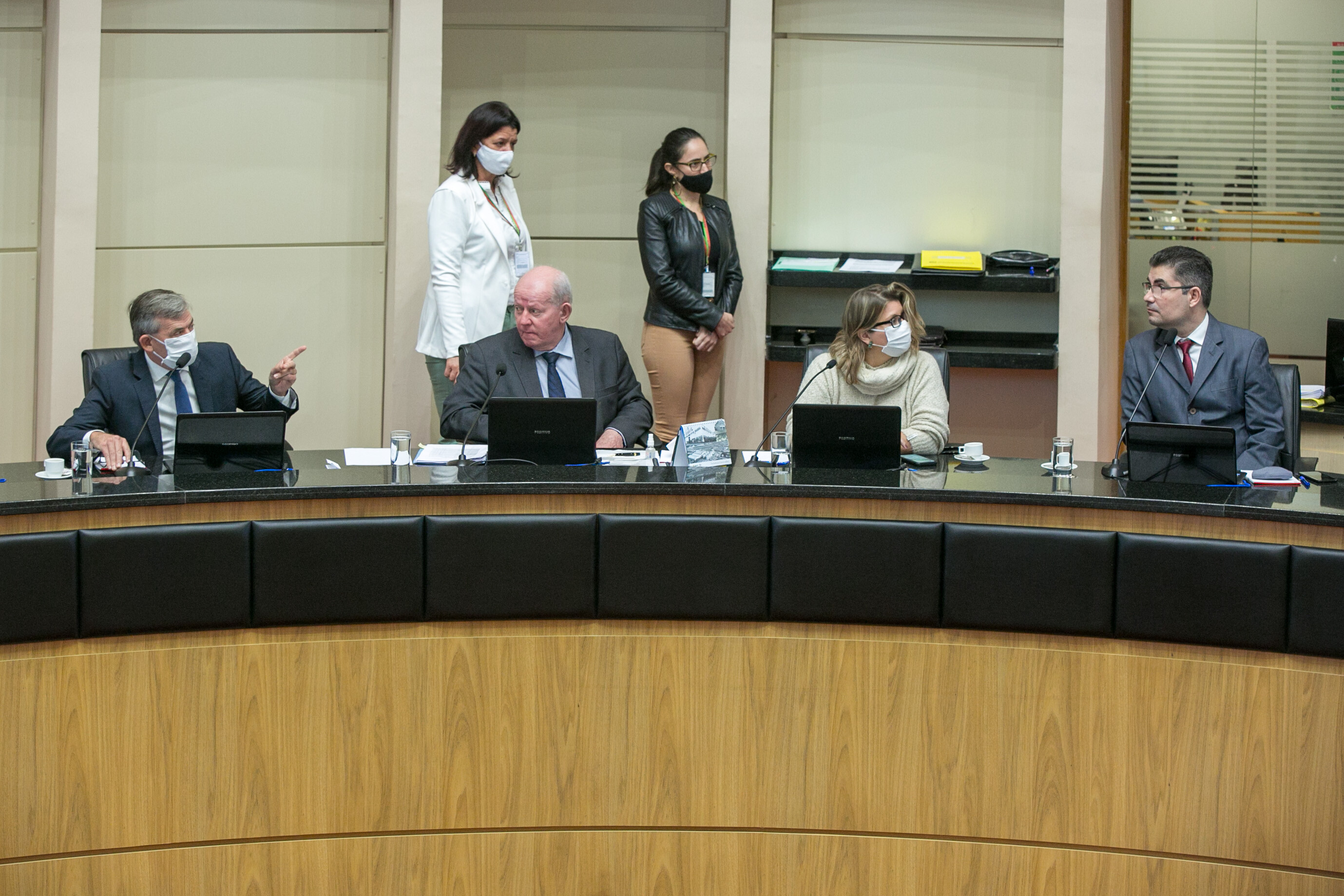 Fazenda apresenta relatório de gestão e fala sobre os recursos do combate à Covid